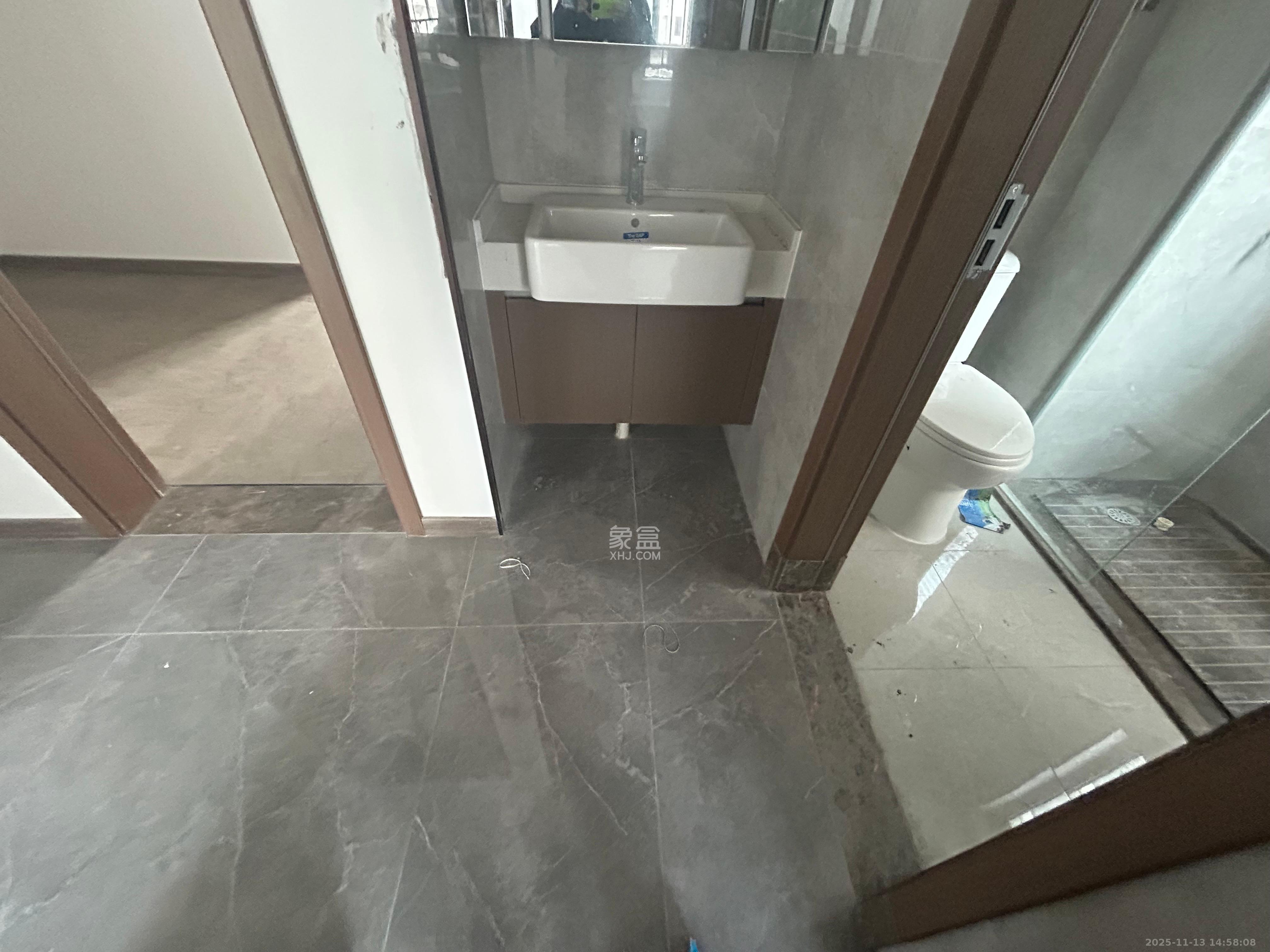 江悦和鸣  4室2厅2卫    4200.0元/月