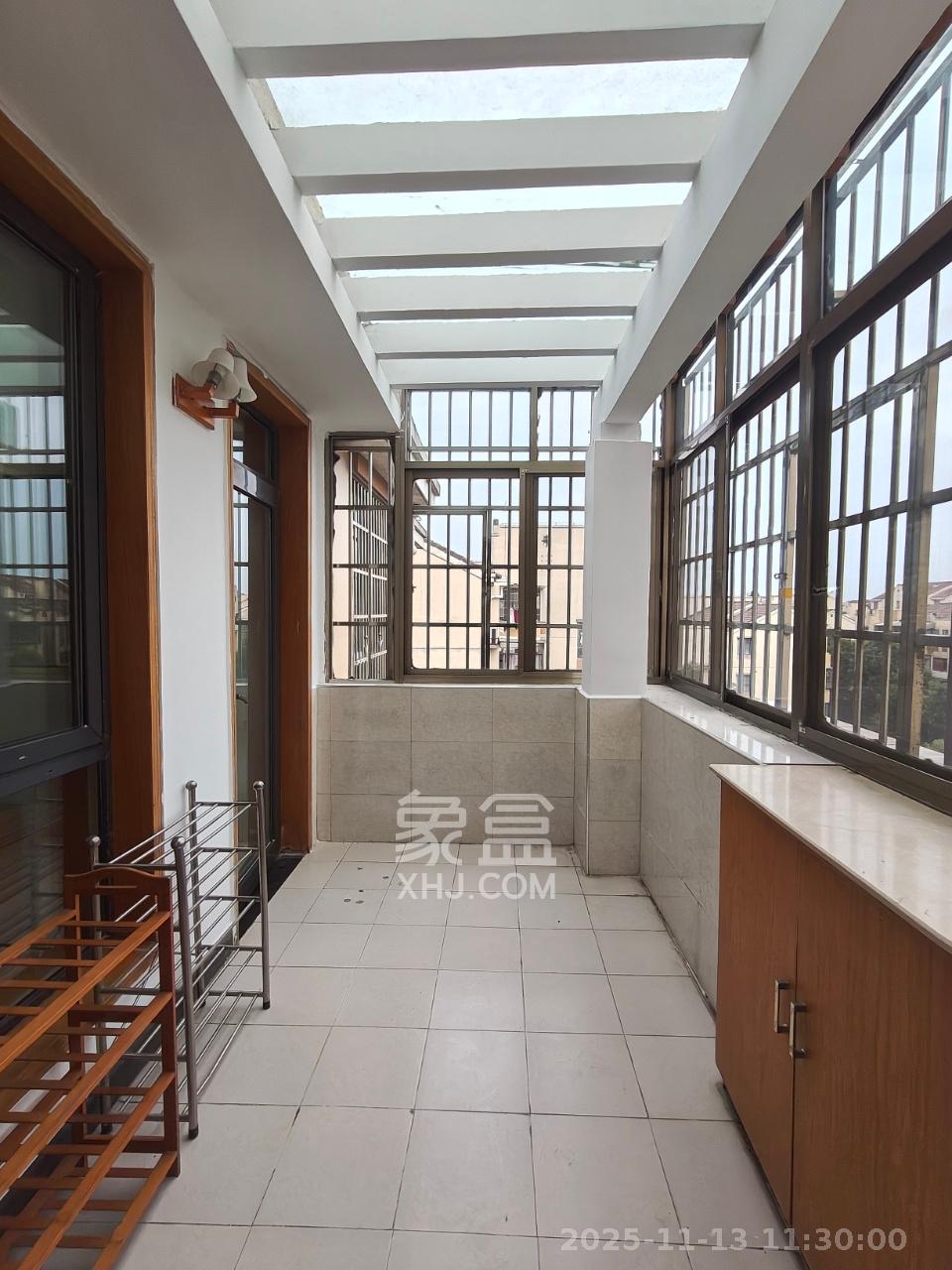 中新森林海  3室2厅2卫    1200.0元/月室内图