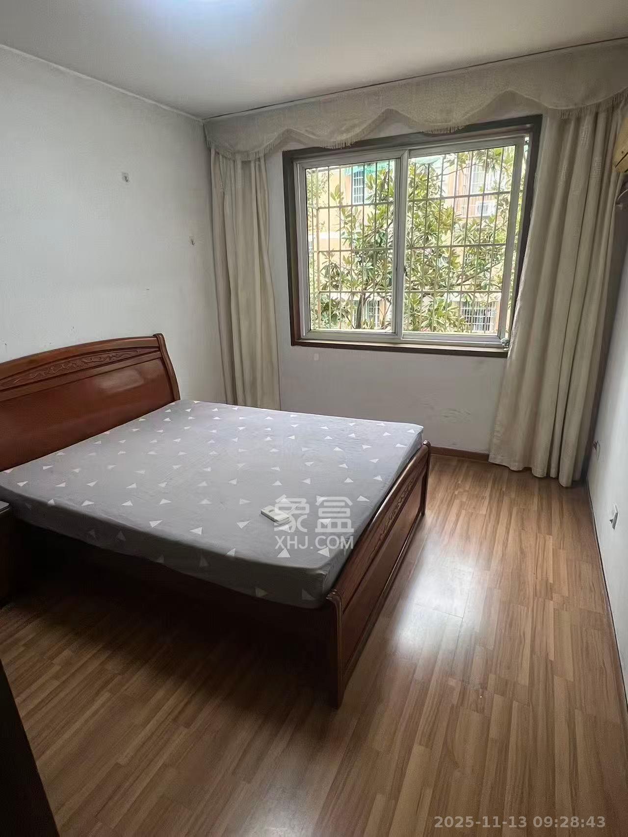 新桥小区  3室2厅1卫    1800.0元/月室内图