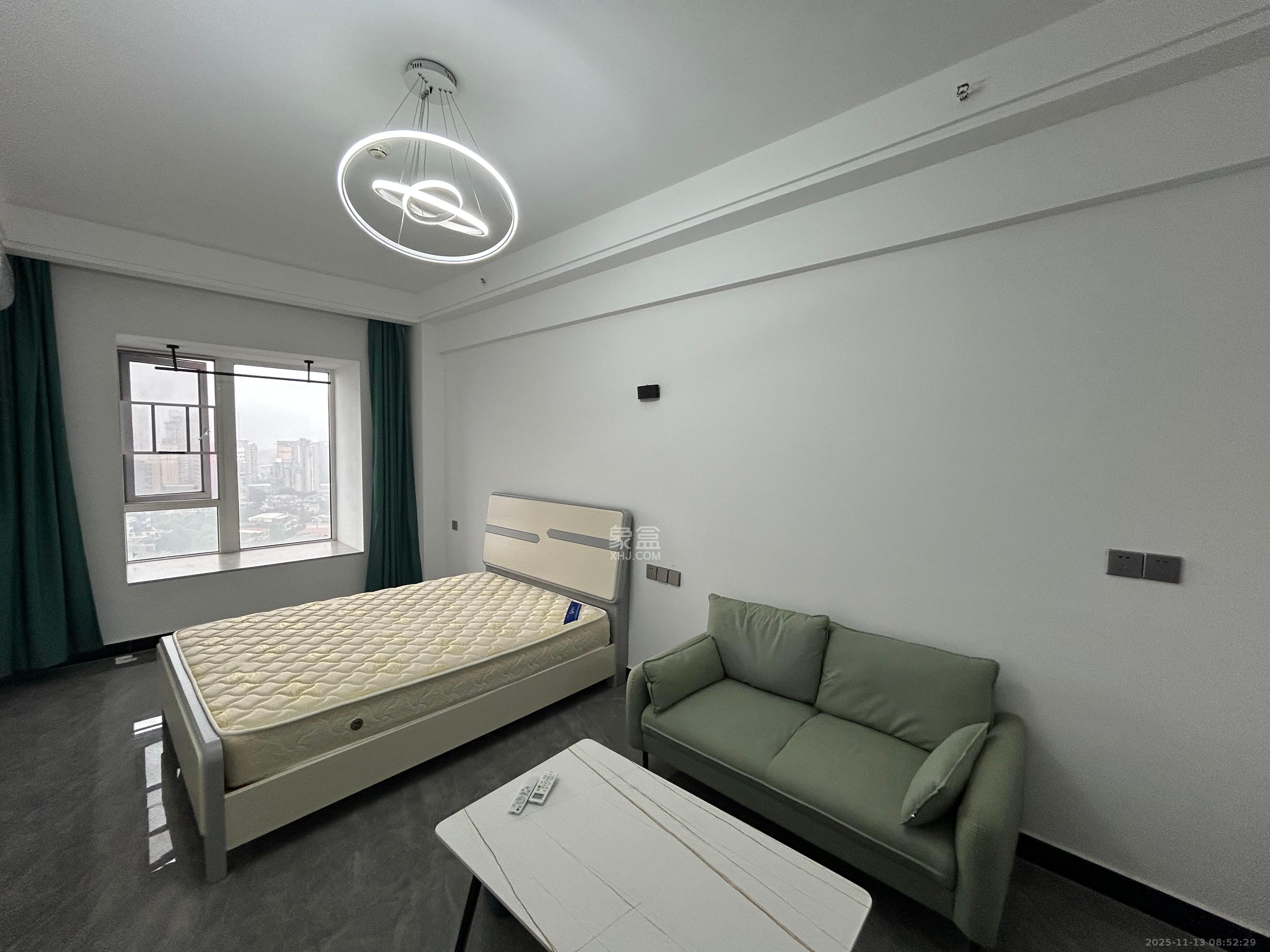 保利香槟国际  1室1厅1卫    1600.0元/月室内图