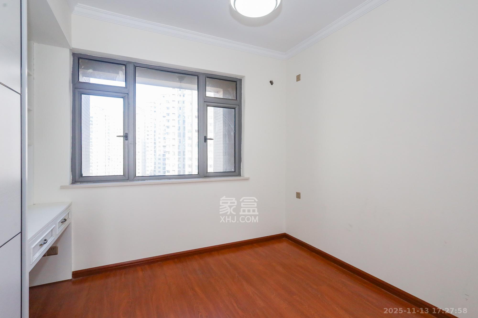 八方小区C区  1室0厅0卫    350.0万卧室