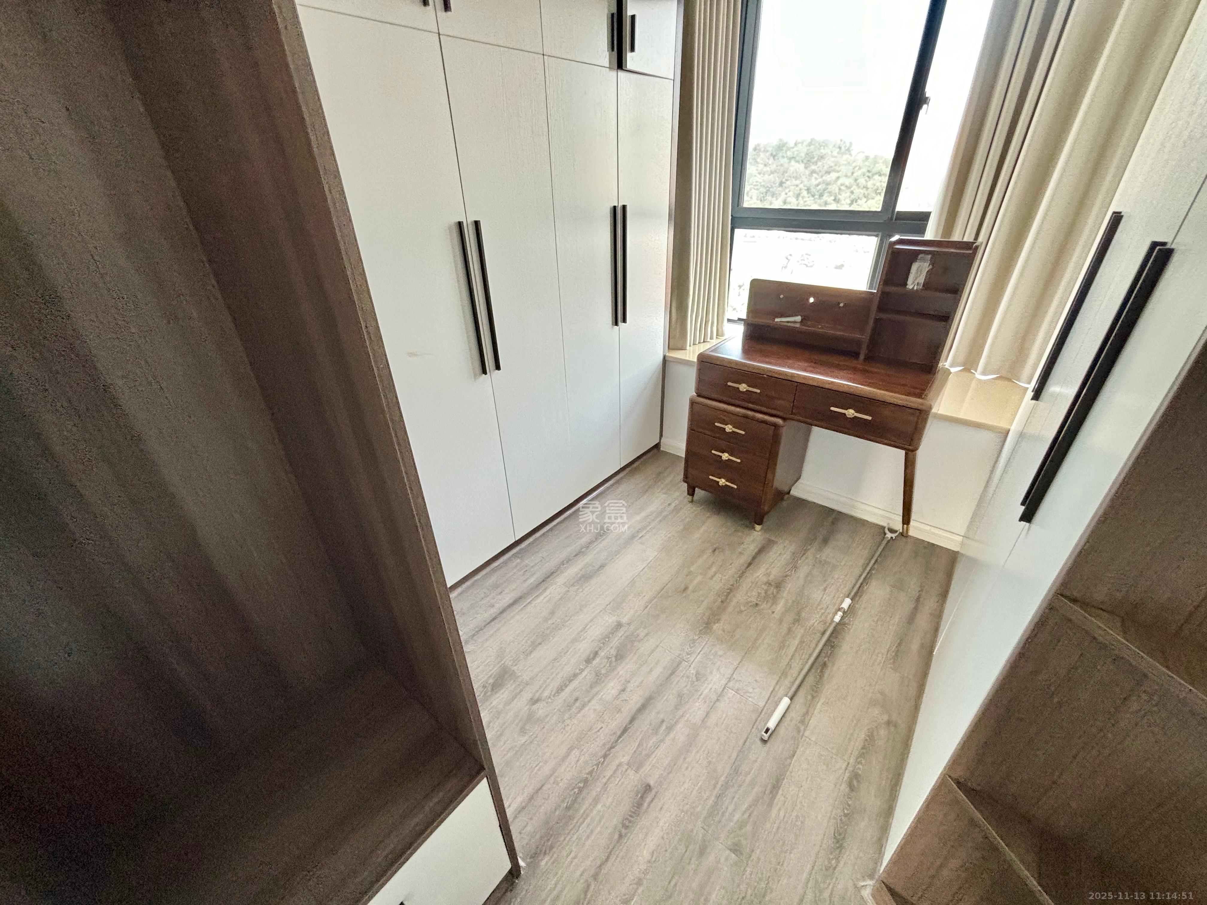 海林馨香雅苑  4室2厅2卫    2600.0元/月室内图