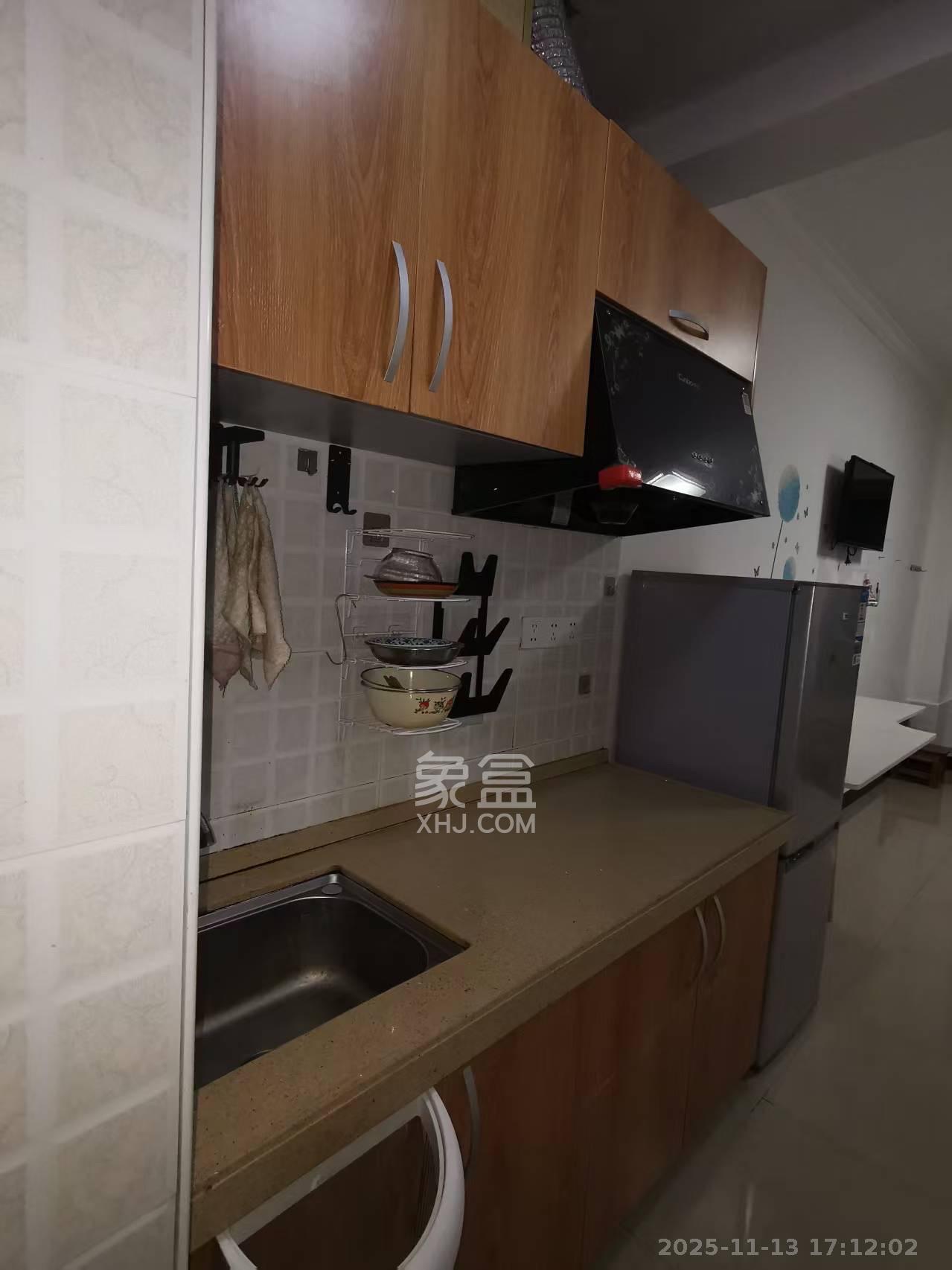 万科魅力之城  1室1厅1卫    1300.0元/月室内图