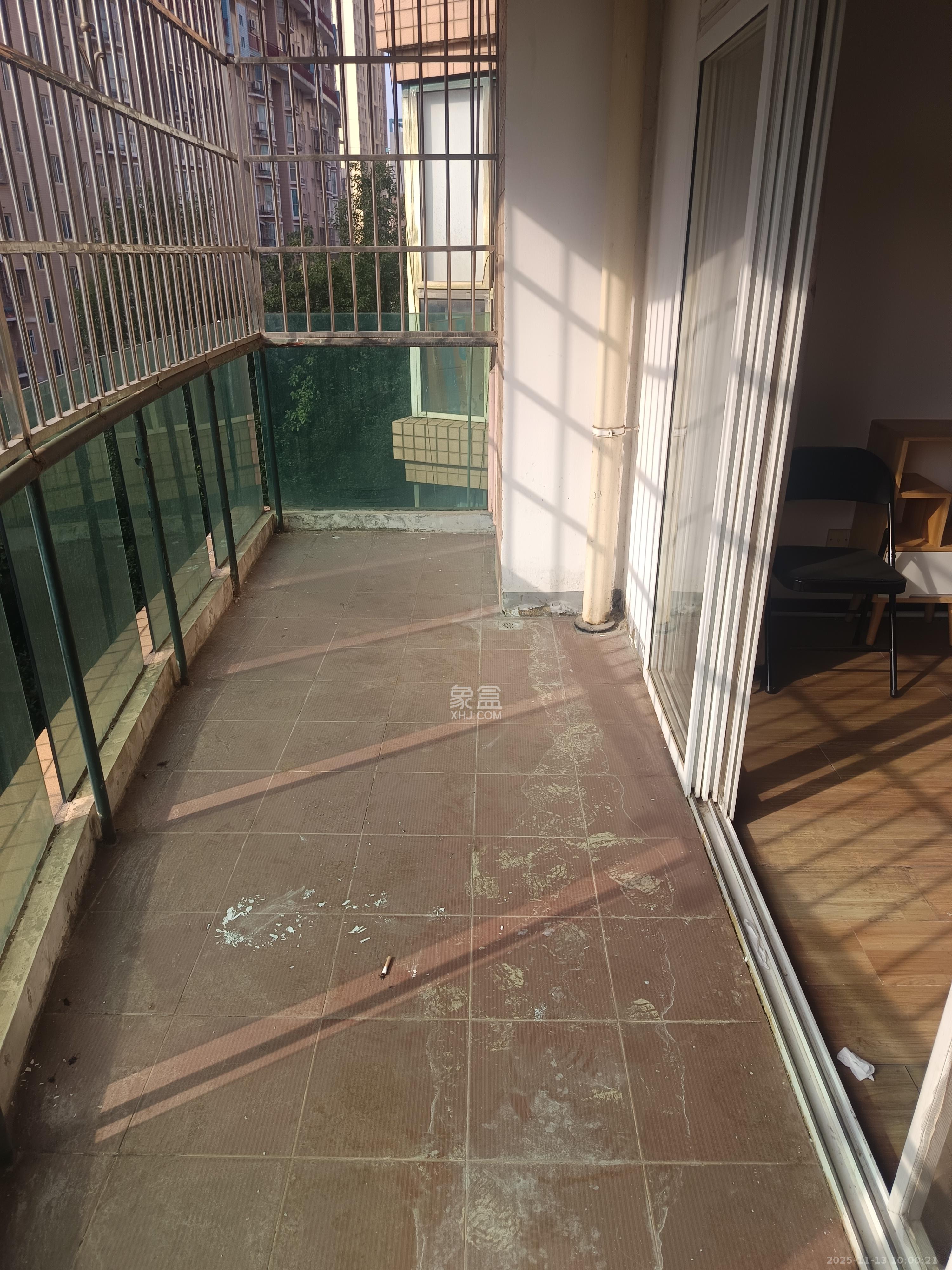 金色山庄  3室2厅2卫    2800.0元/月室内图