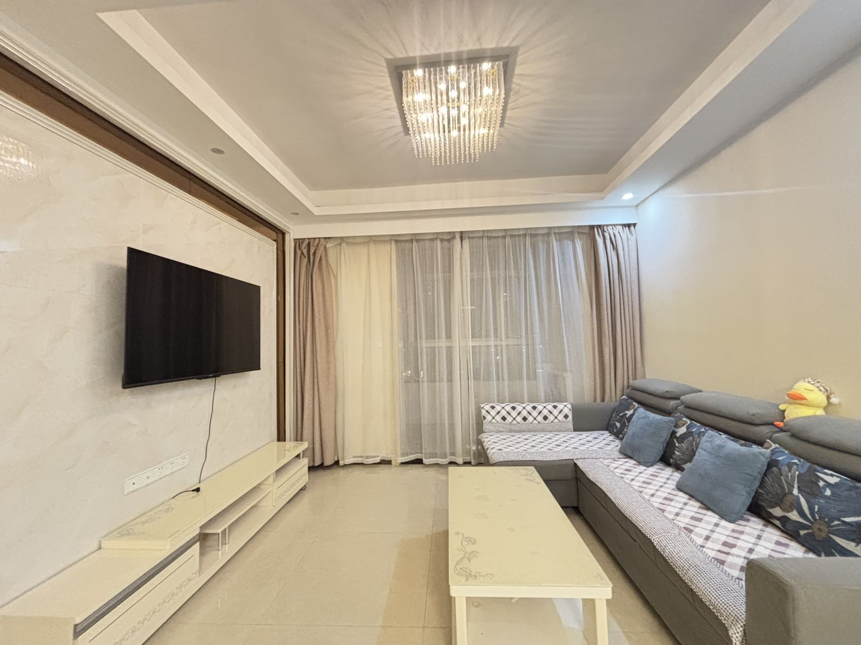 中弘西岸首府  2室2厅1卫    2000.0元/月室内图1