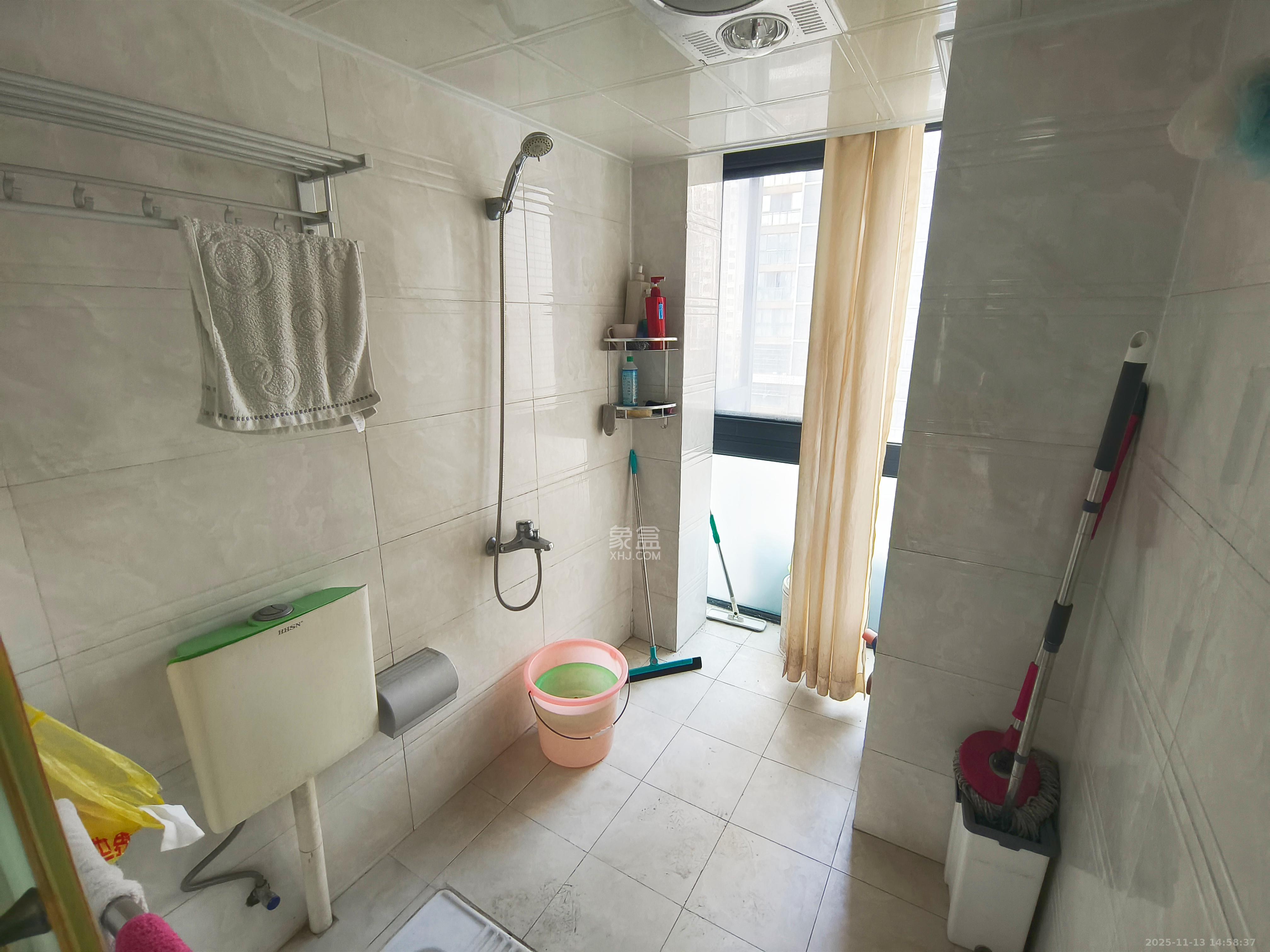 盛地尊域  4室2厅2卫    2200.0元/月室内图