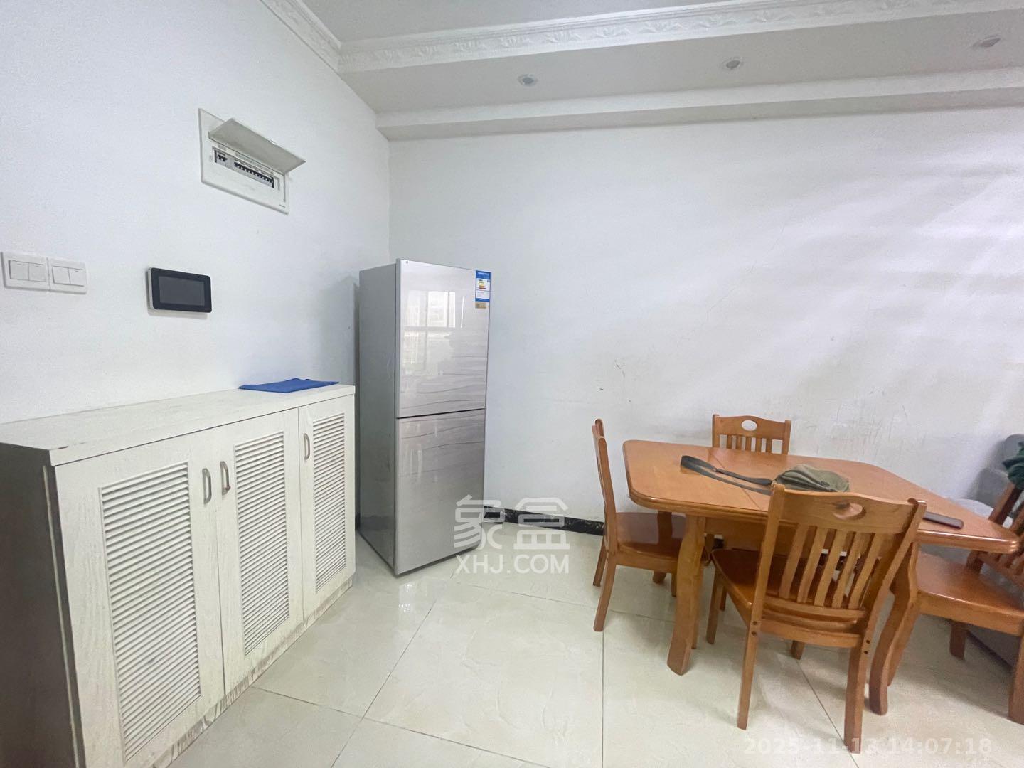 达美D6区  2室2厅1卫    2300.0元/月室内图