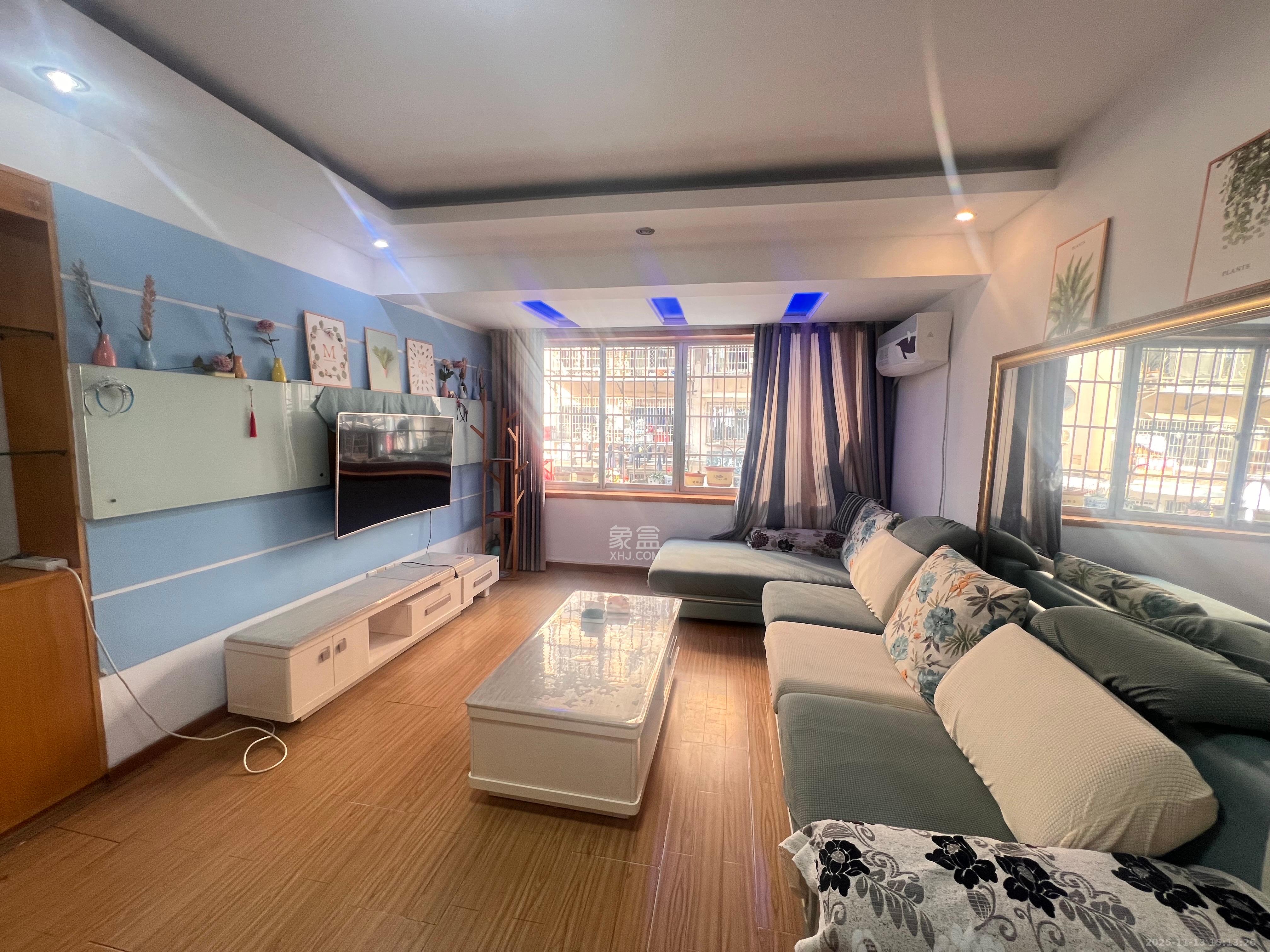 金三角花园 2室2厅1卫 2000.0元/月 金三角花园 2室2厅1卫 2000.0元/月室内图