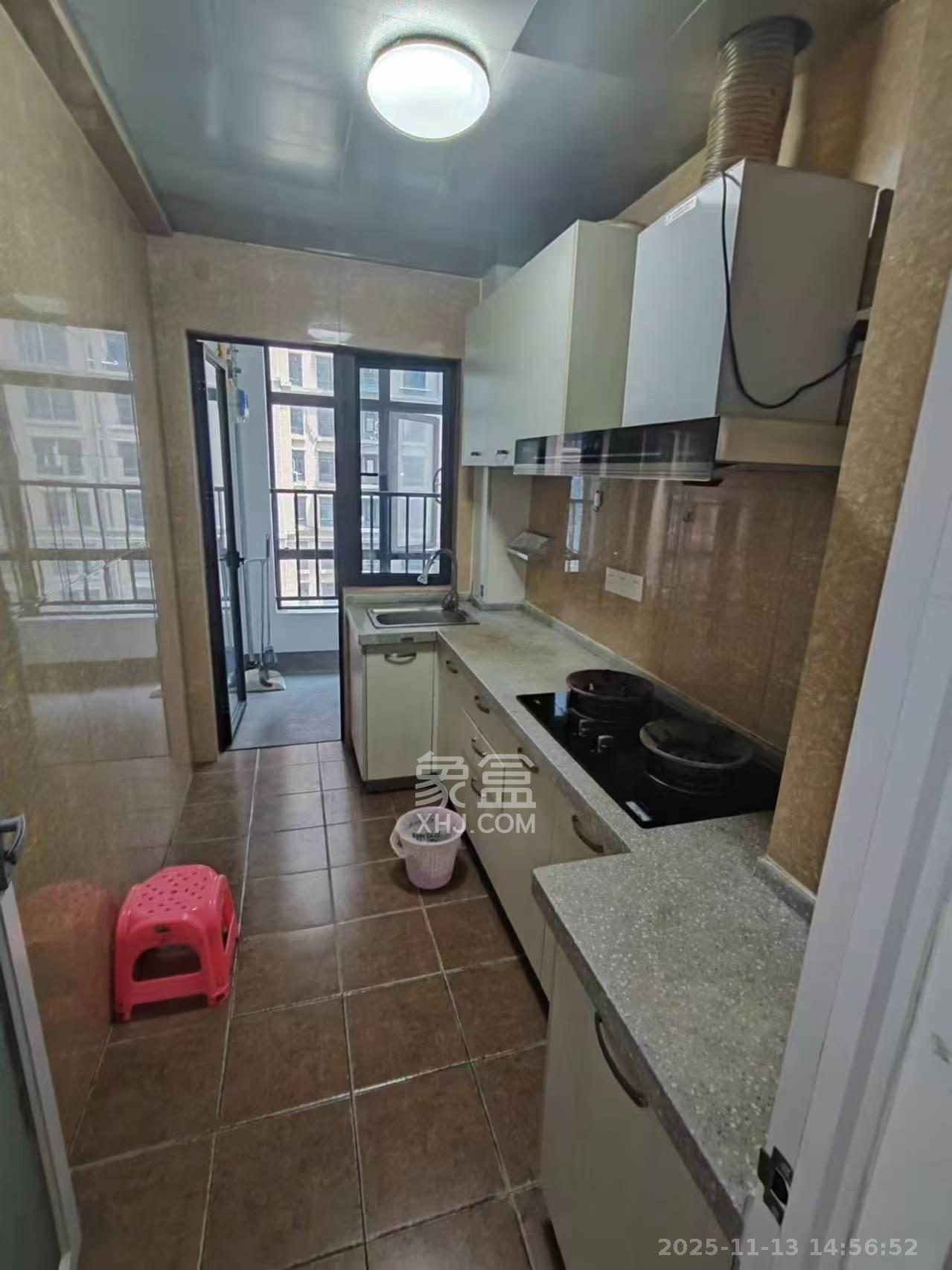 湘域城邦（湘域国际中心）  1室1厅1卫    3800.0元/月