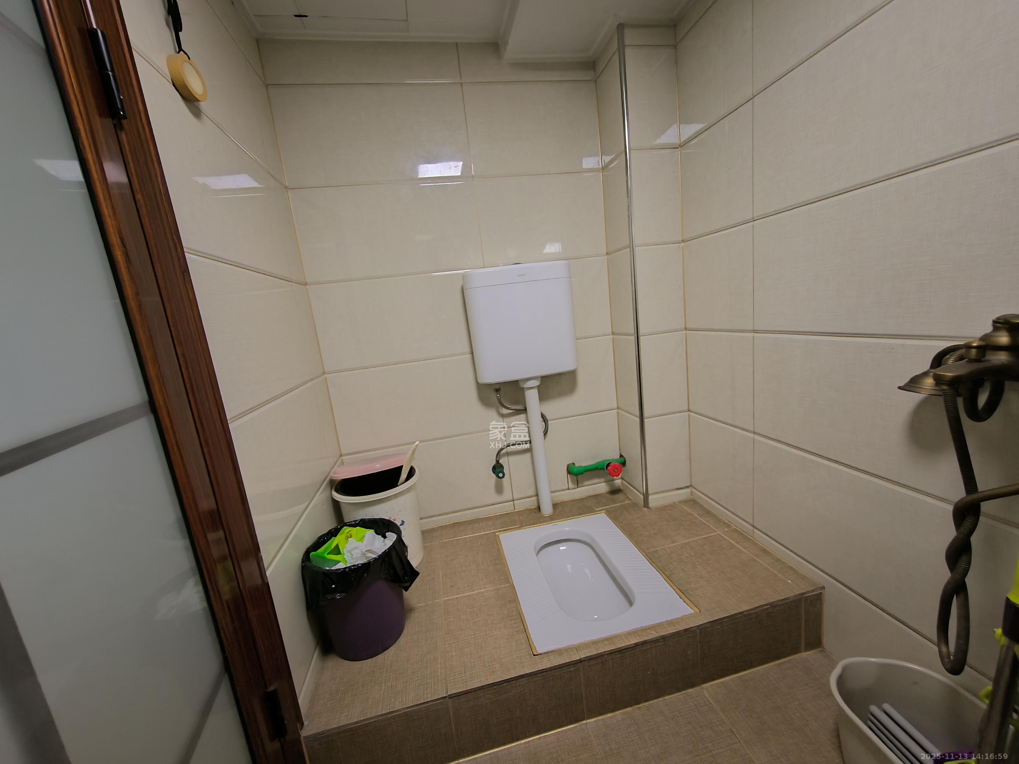 洋湖时代  3室2厅2卫    2500.0元/月室内图