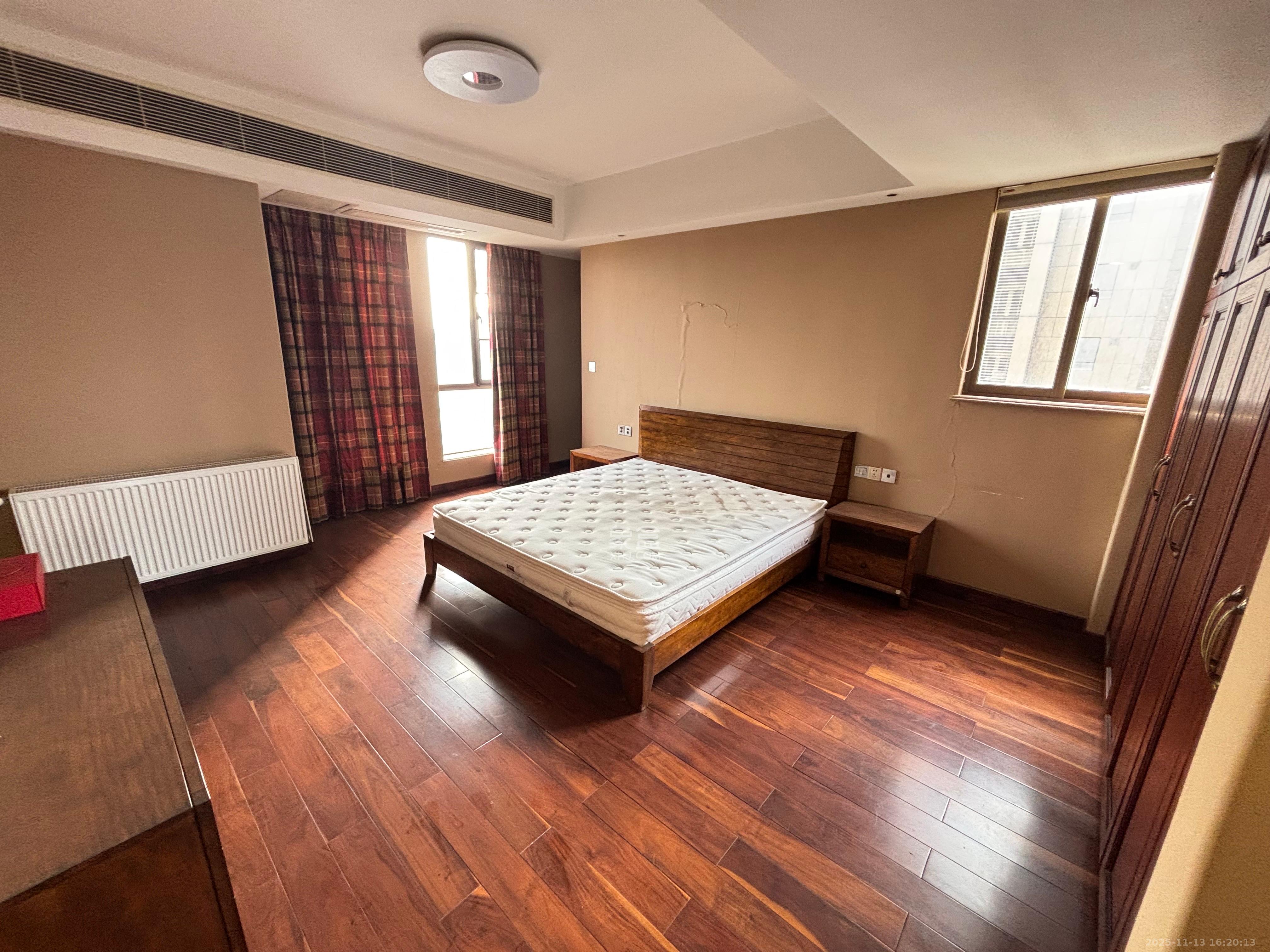 第六都（陆都小区）  4室2厅2卫    5000.0元/月室内图