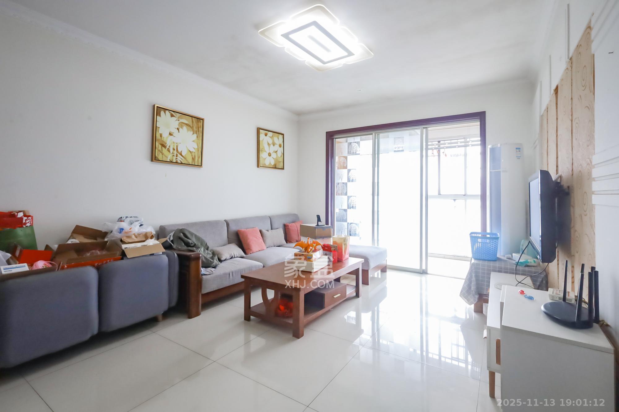 风华四季园 2室2厅1卫 75.0万 风华四季园 2室2厅1卫 75.0万客厅