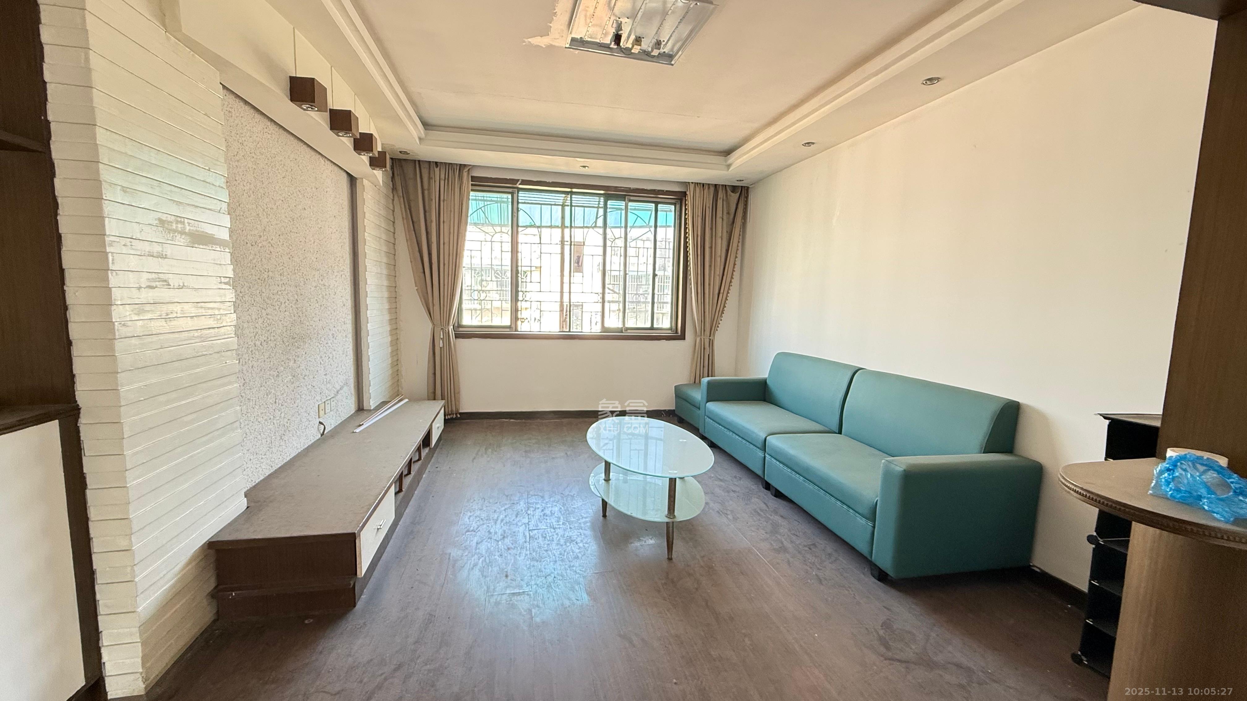 三湘小区  3室2厅1卫    1800.0元/月室内图