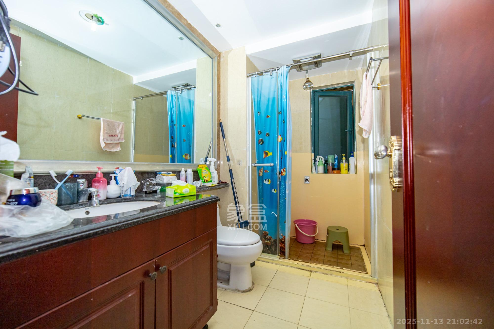 恒大翡翠华庭  3室2厅1卫    65.8万卫生间