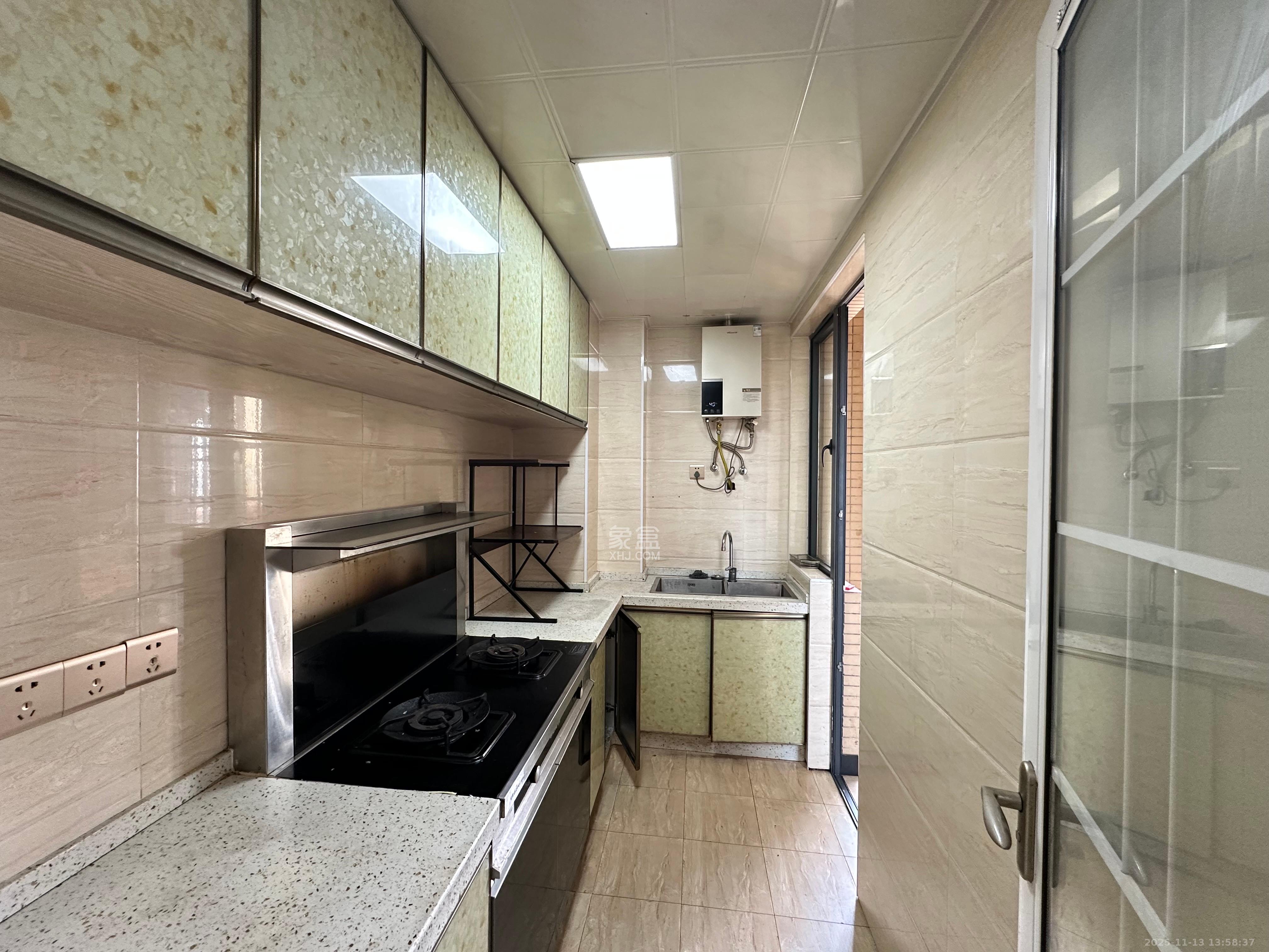 深业睿城  2室2厅1卫    1800.0元/月室内图