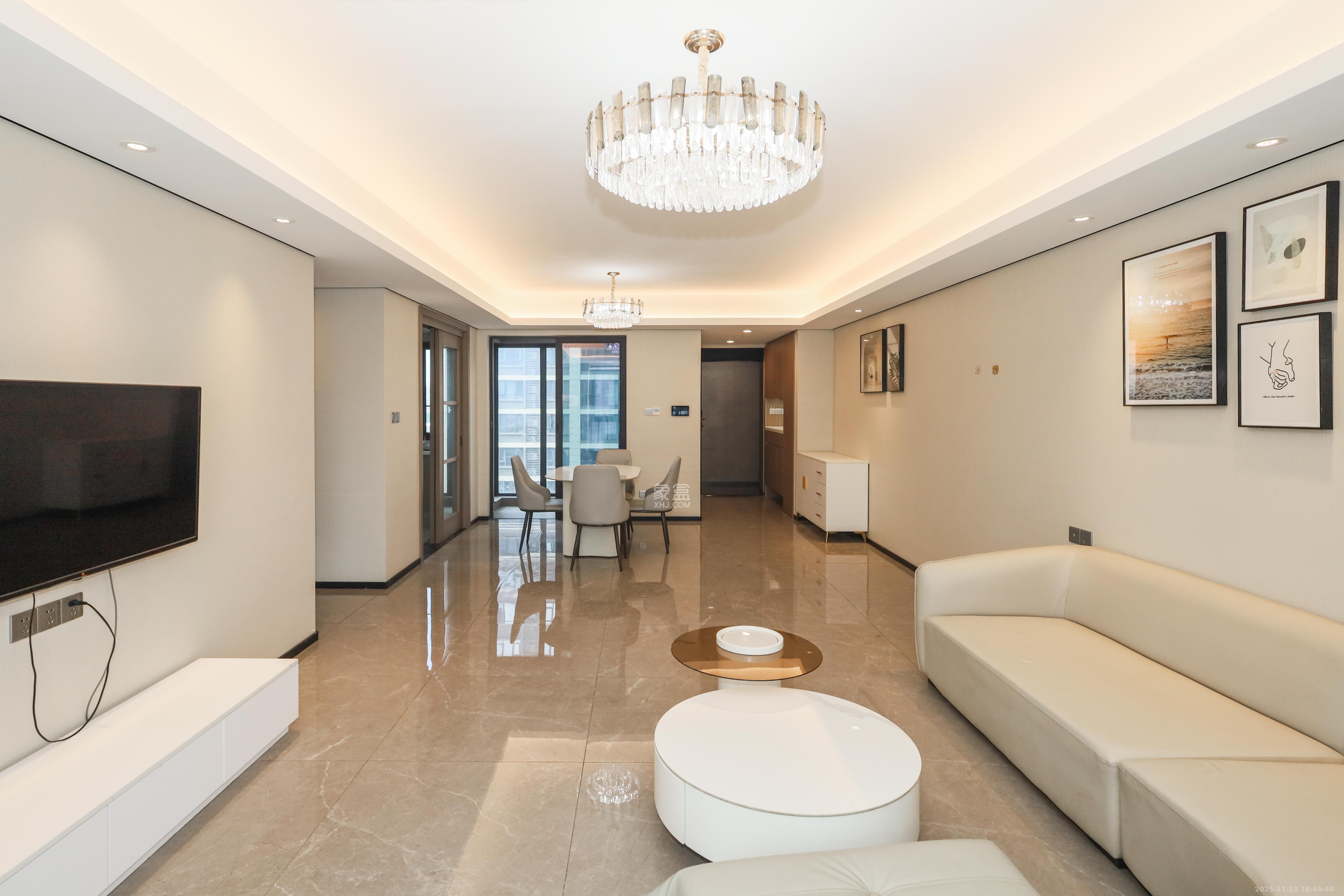 中海麓山境南区 4室2厅2卫 150.0万 中海麓山境南区 4室2厅2卫 150.0万客厅