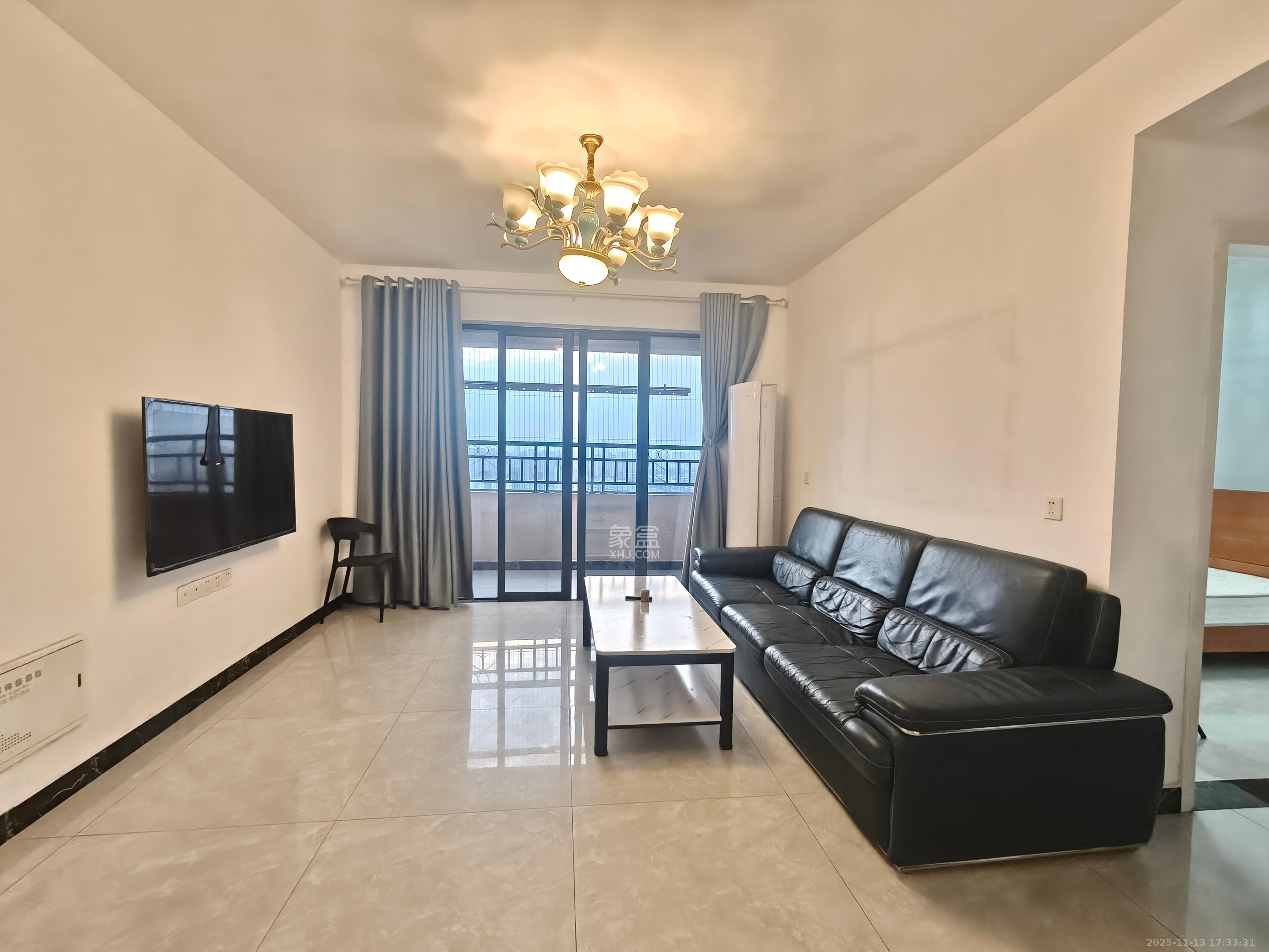 爵世名邸东湖（东湖壹号企业总部基地）  3室2厅2卫    2000.0元/月