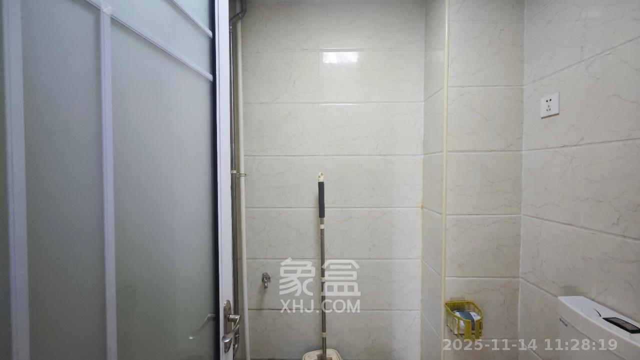 万坤图财富广场 1室1厅1卫 2500.0元/月 万坤图财富广场 1室1厅1卫 2500.0元/月室内图