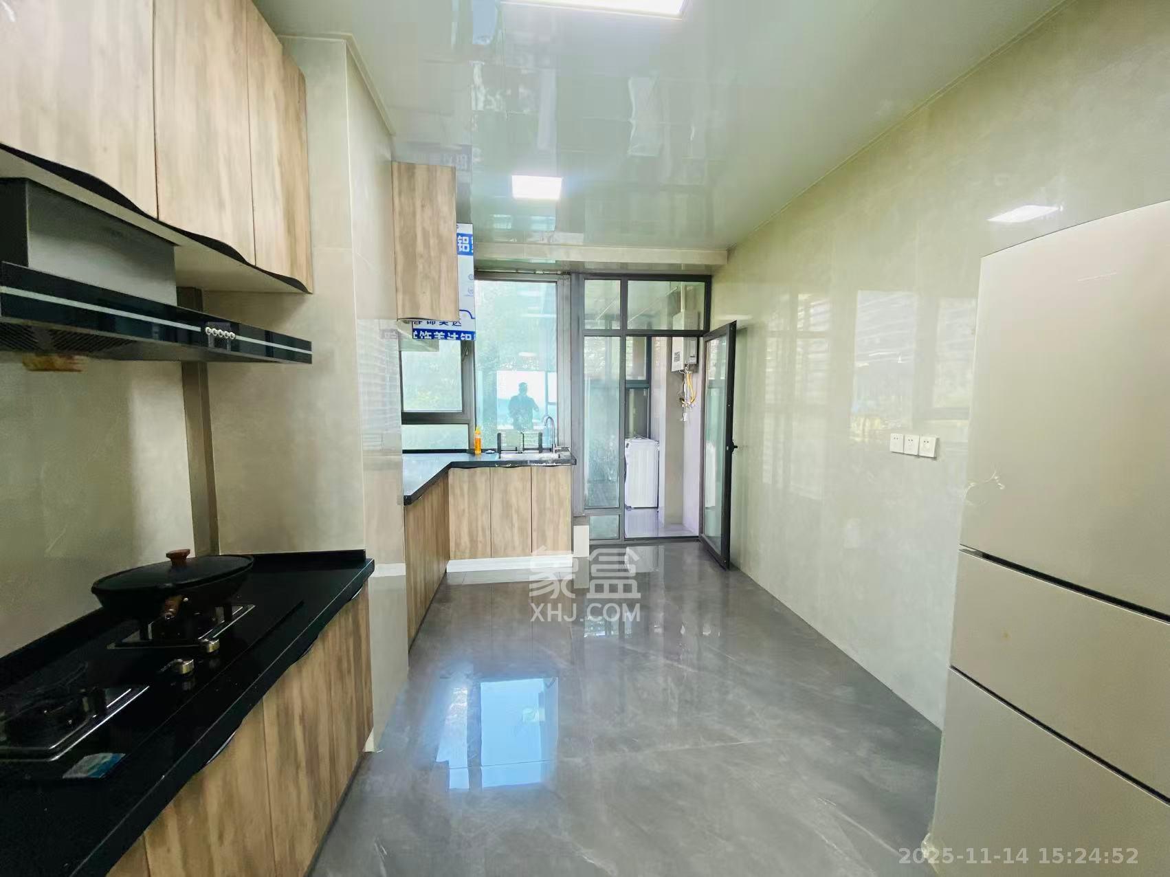 远洋外滩壹号  4室2厅2卫    7500.0元/月室内图