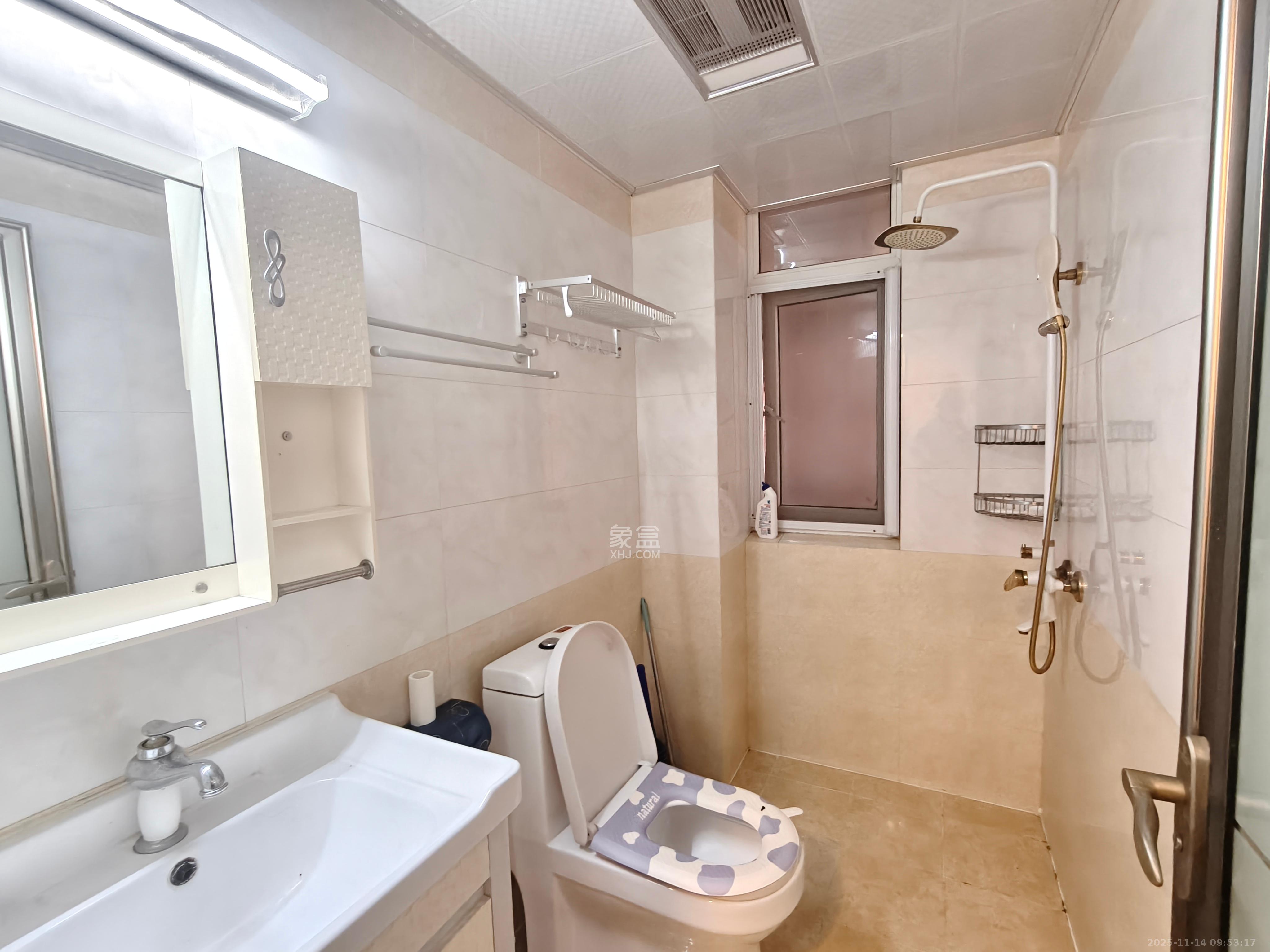 鑫科明珠  1室2厅2卫    2600.0元/月室内图