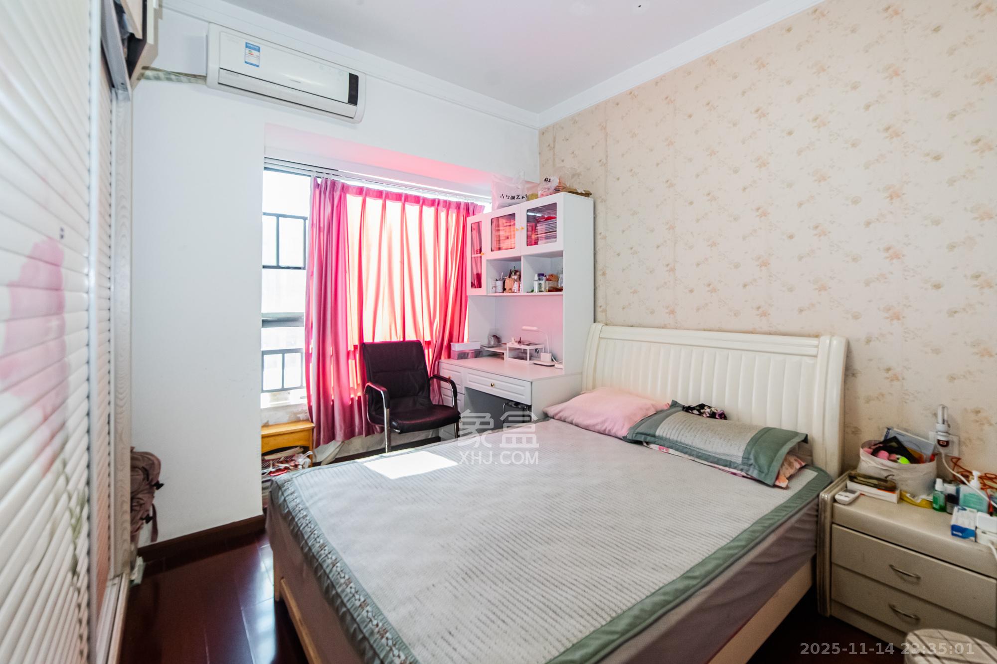 珠江花城四期花盛 3室2厅2卫 115.0万 珠江花城四期花盛 3室2厅2卫 115.0万卧室