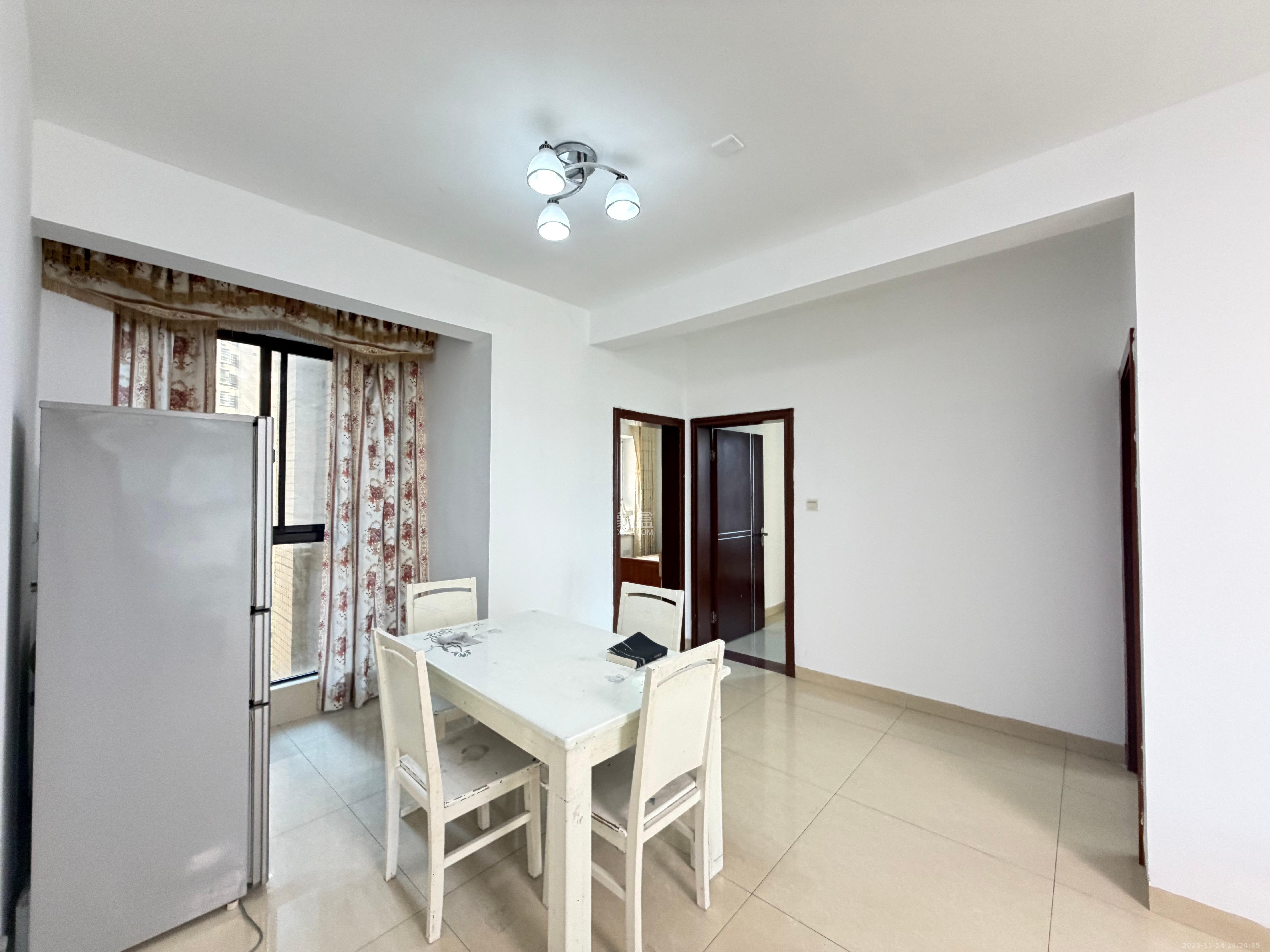 爱琴海岸 3室2厅2卫 1800.0元/月 爱琴海岸 3室2厅2卫 1800.0元/月室内图