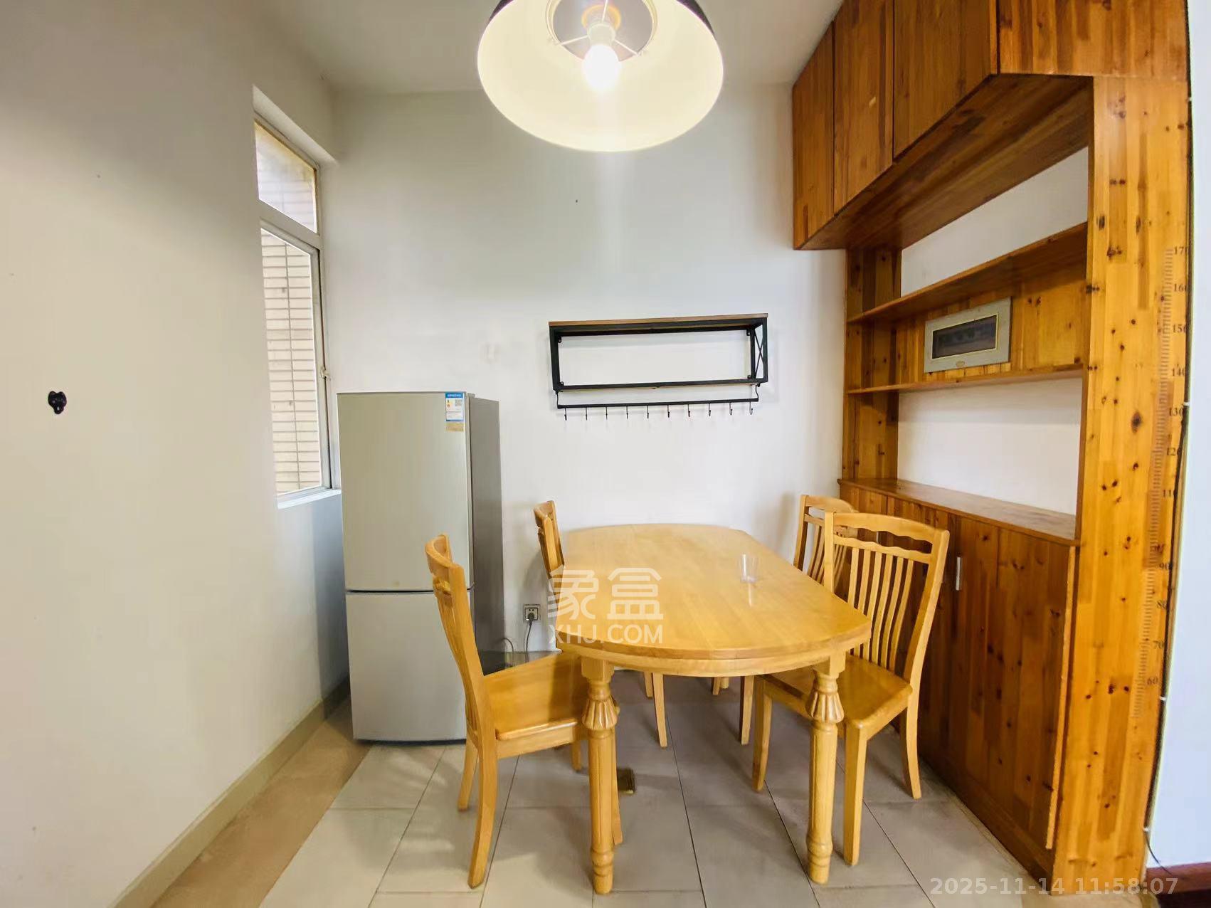 枫林绿洲  2室2厅1卫    2100.0元/月室内图