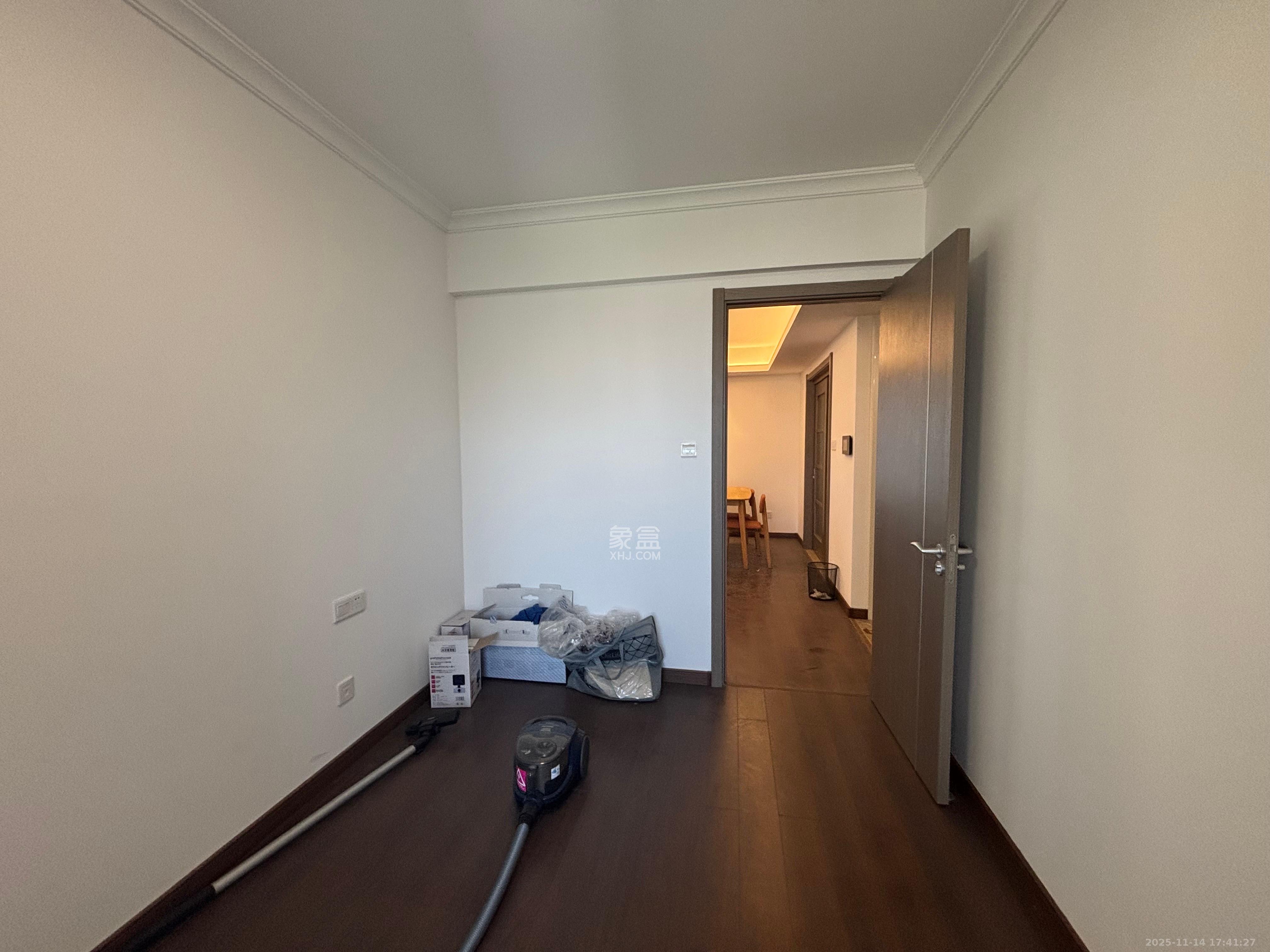 万科金域缇香  4室2厅2卫    4000.0元/月室内图