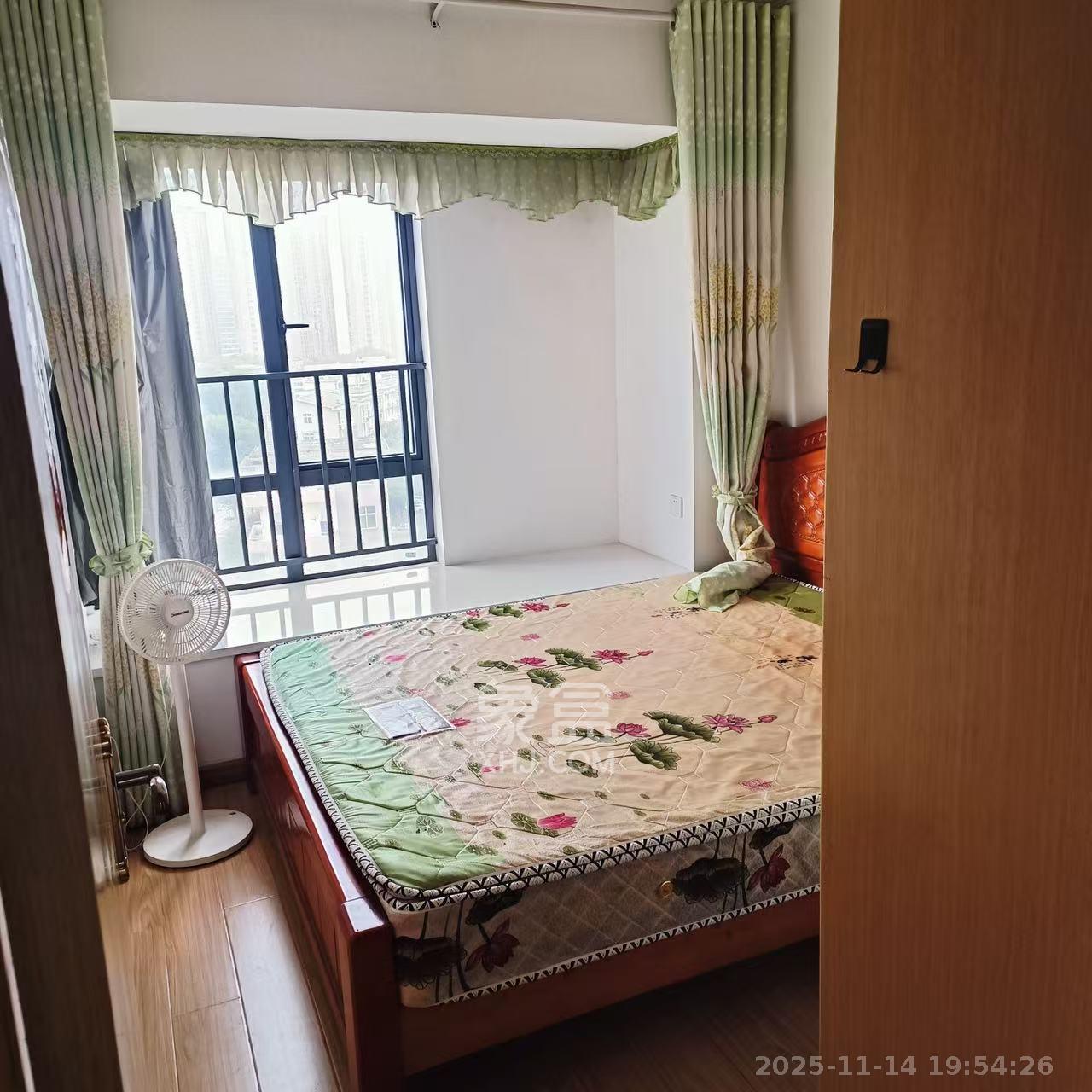 香樟兰亭（朗峰苑）  4室2厅2卫    2200.0元/月室内图