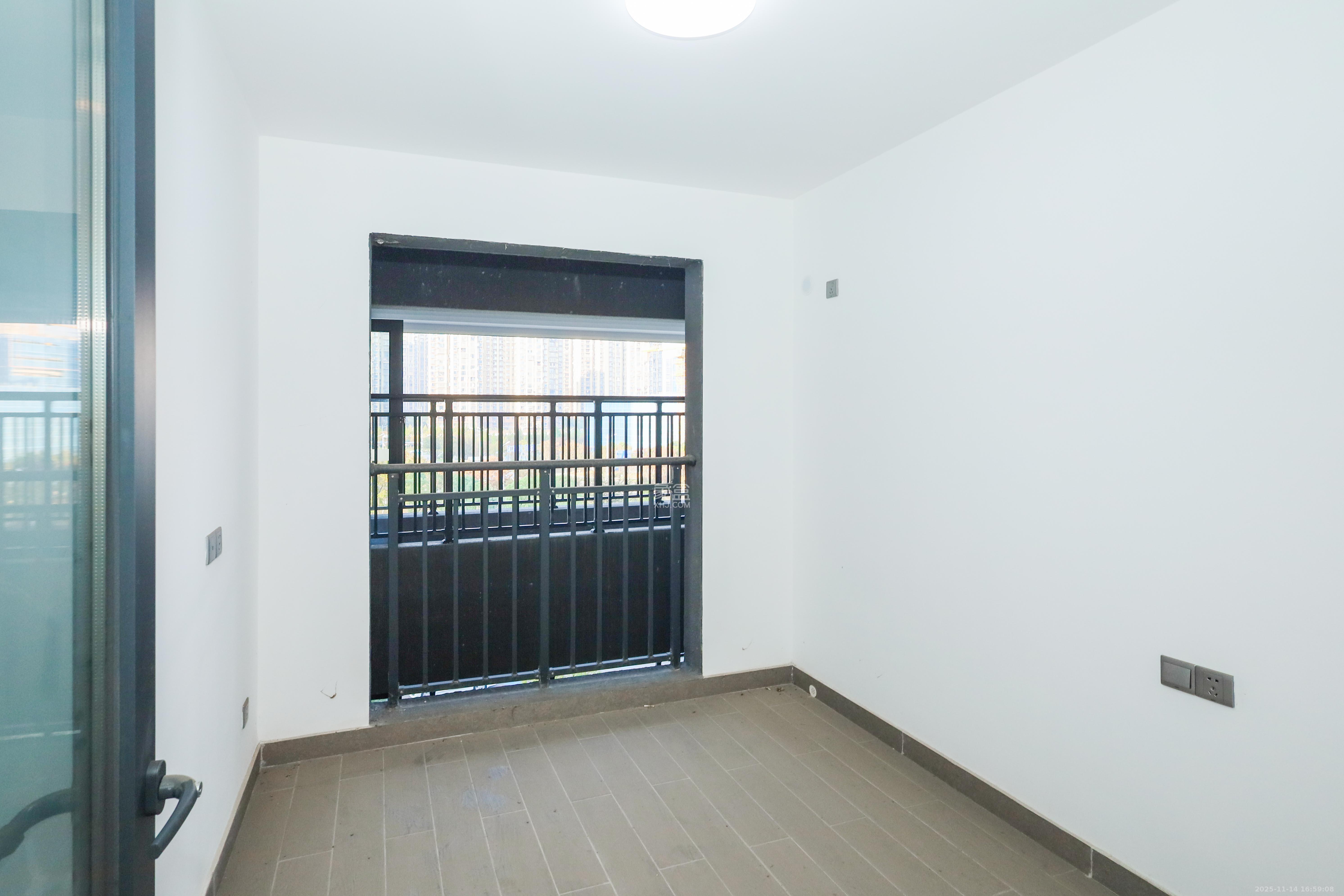 中海麓山境北区 3室2厅2卫 120.0万 中海麓山境北区 3室2厅2卫 120.0万卧室