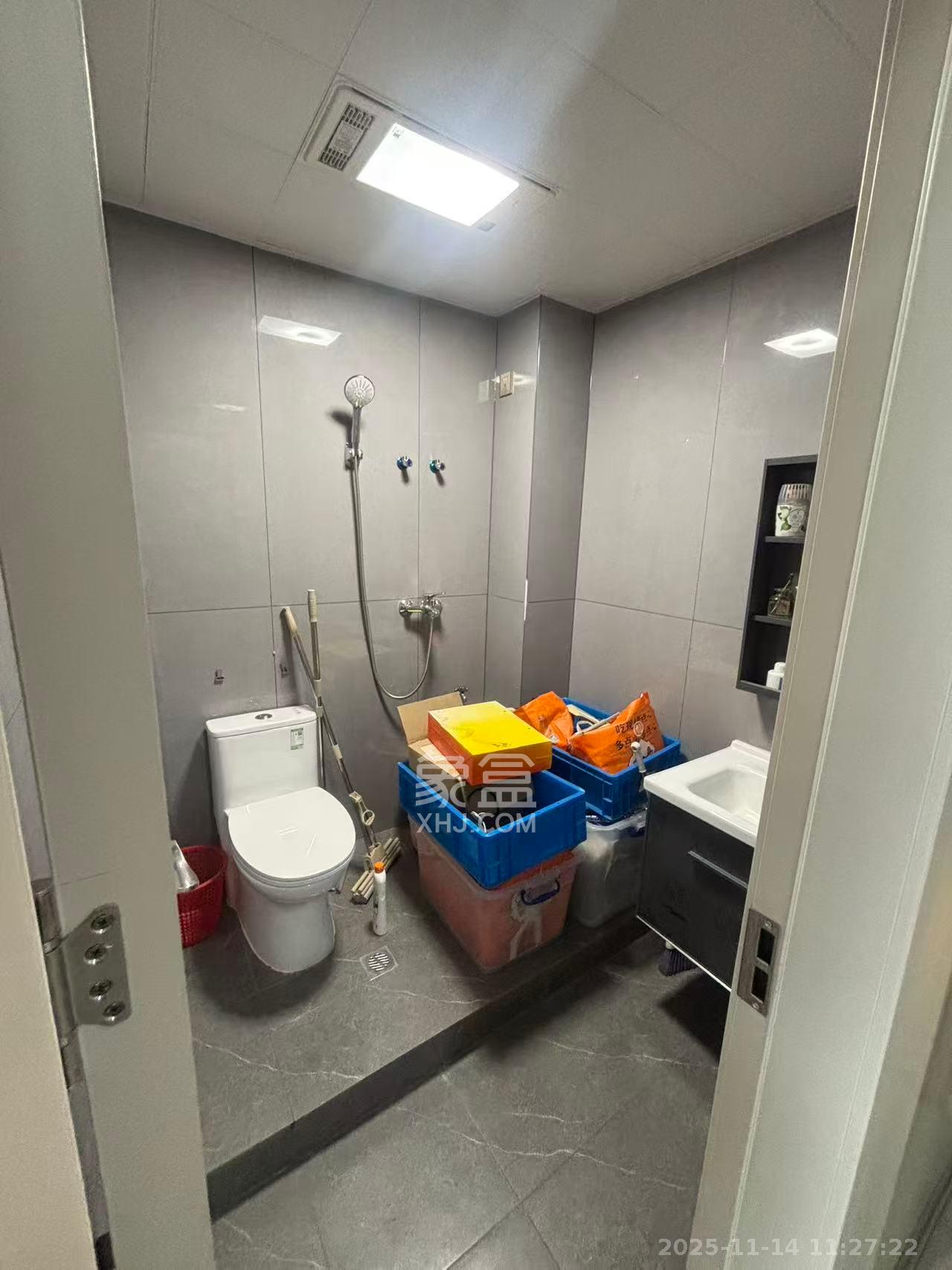 世茂铂曼  1室1厅1卫    2500.0元/月室内图