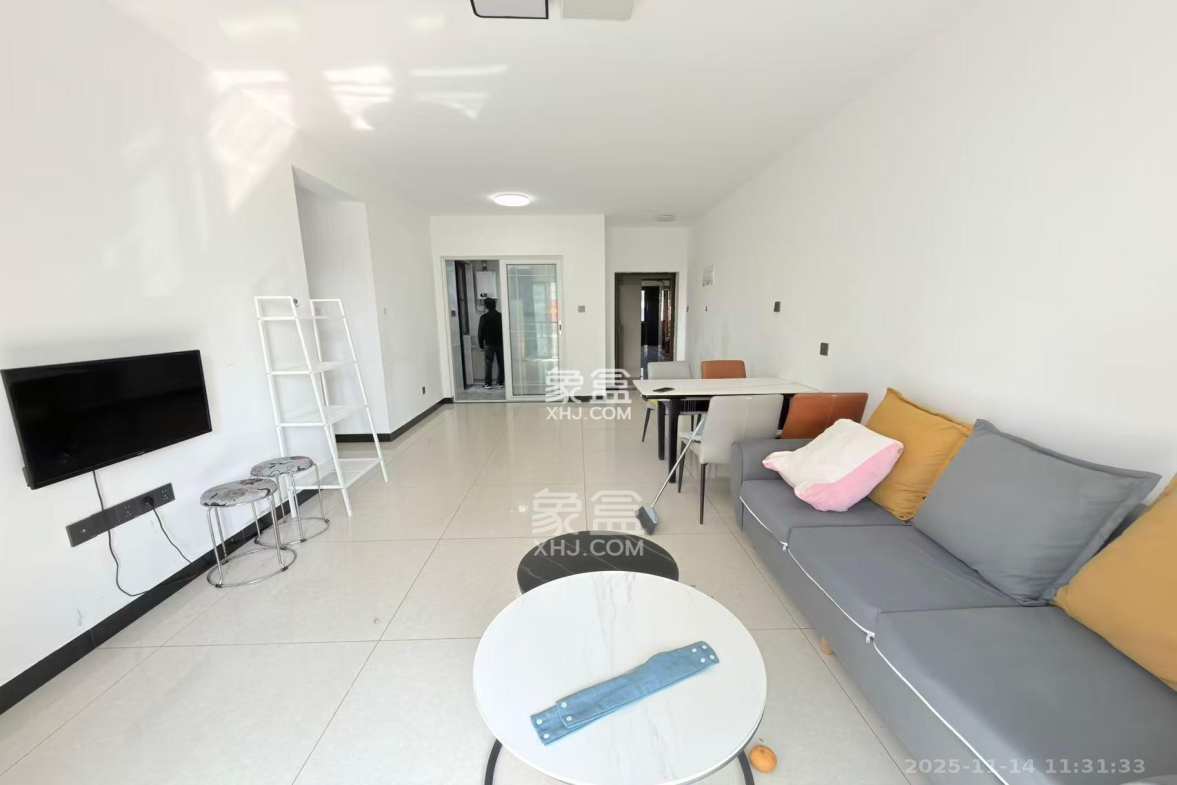 长房云时代 3室2厅1卫 2400.0元/月 长房云时代 3室2厅1卫 2400.0元/月室内图