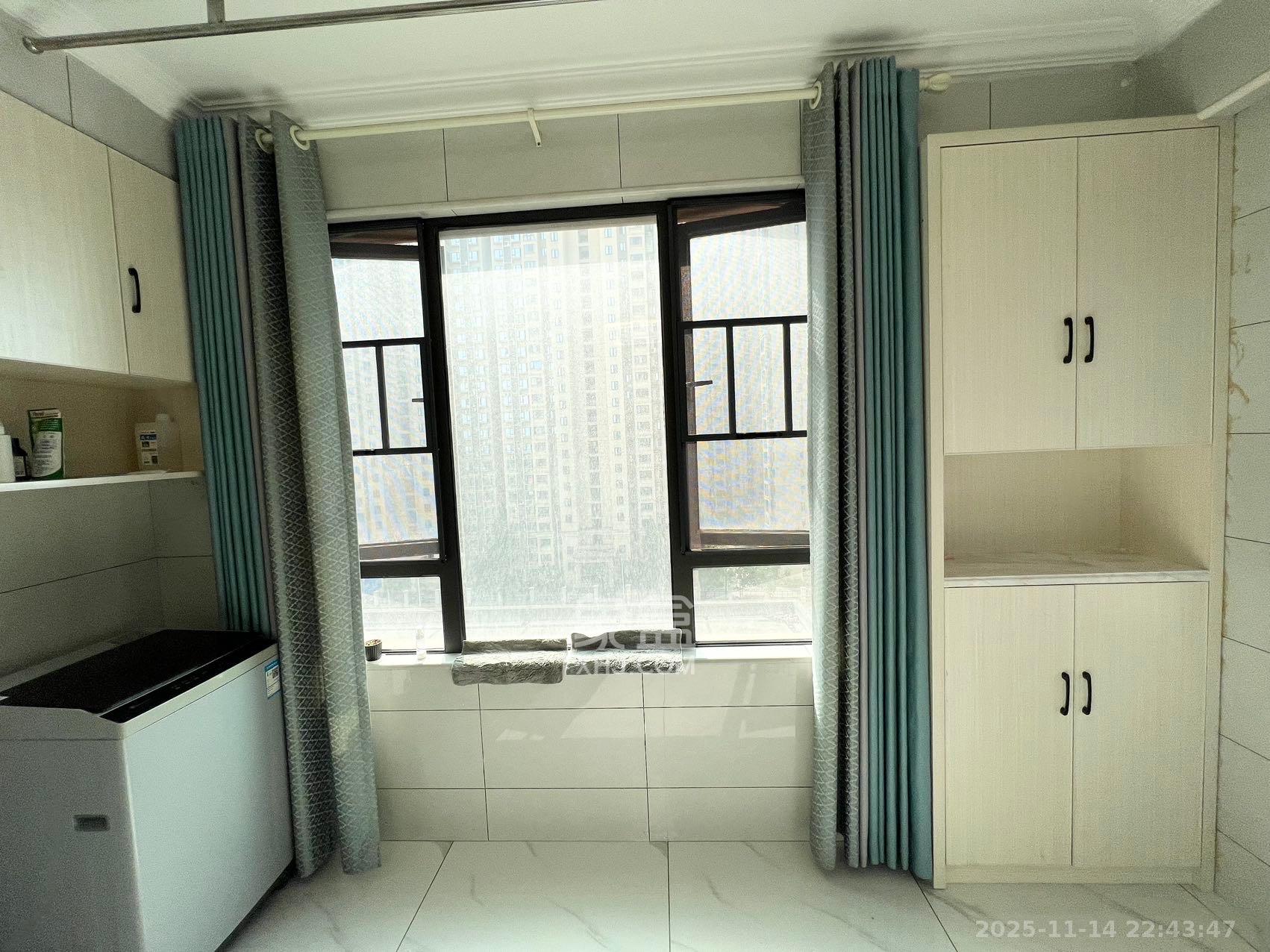 东合新苑  2室2厅1卫    2000.0元/月室内图