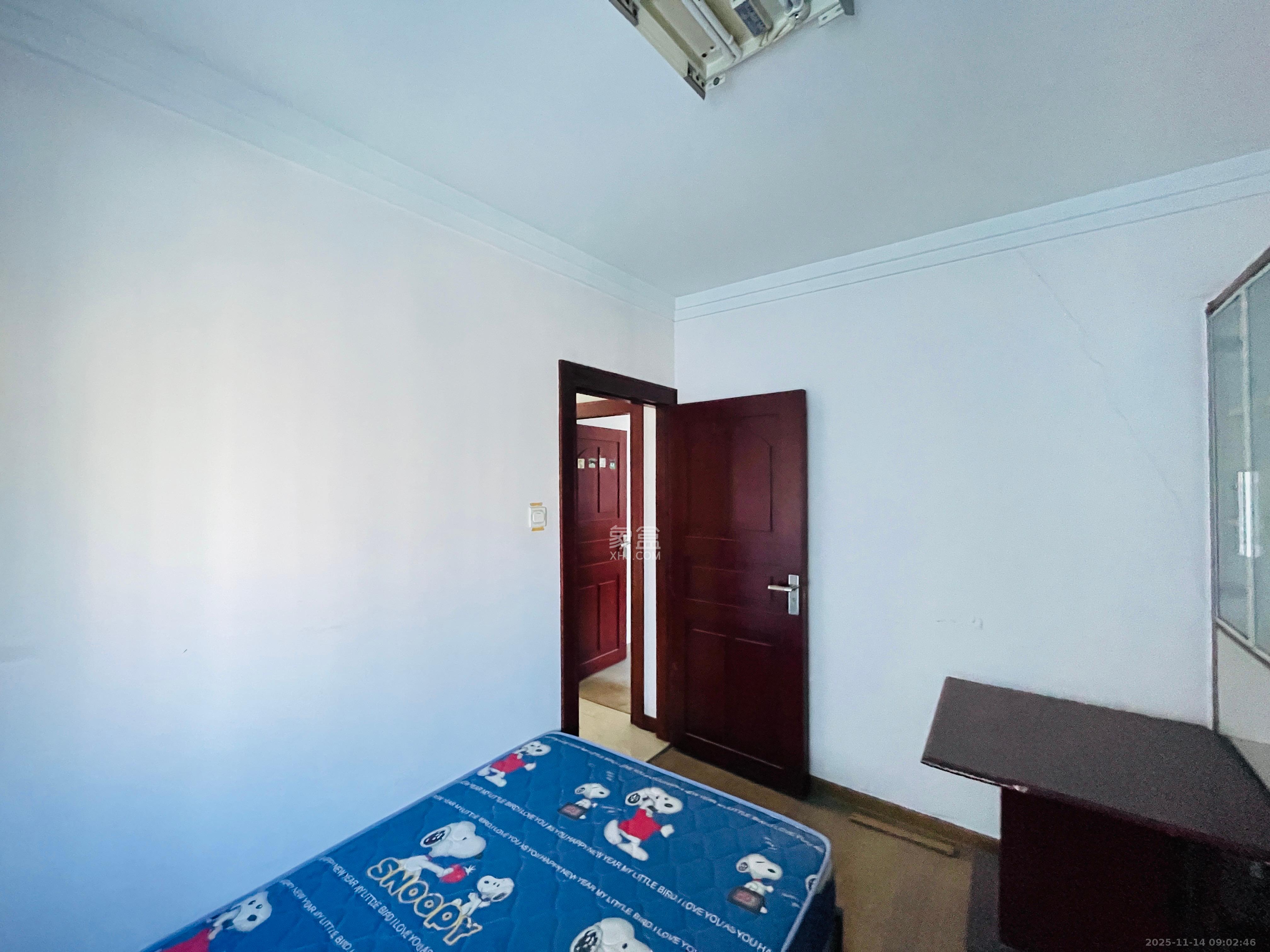 远东公寓  3室1厅1卫    2500.0元/月室内图