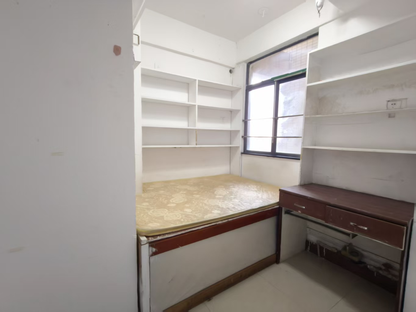 秀山观海苑 3室2厅1卫 1800.0元/月 秀山观海苑 3室2厅1卫 1800.0元/月室内图