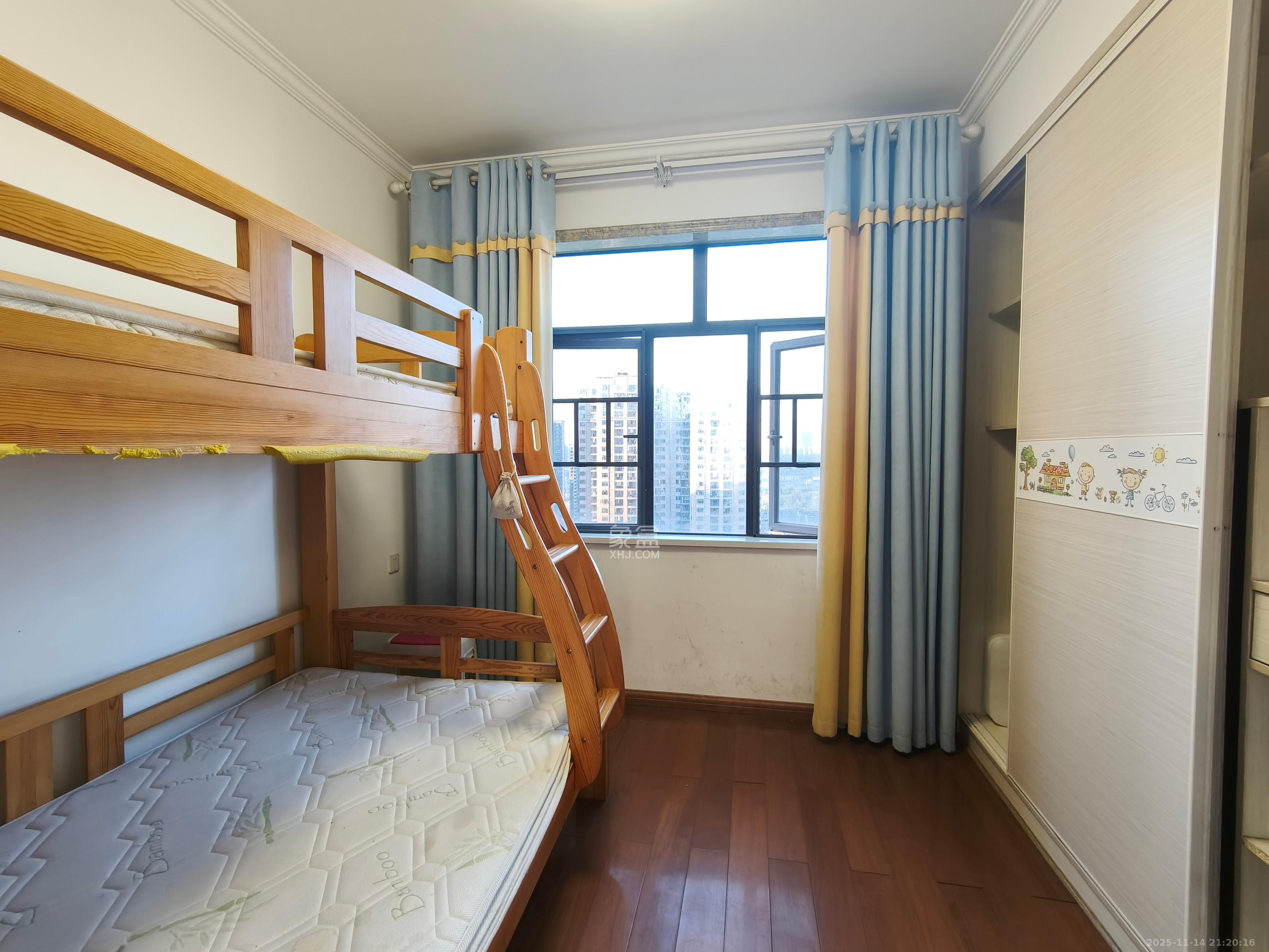 辉煌国际城二期  3室2厅2卫    2800.0元/月室内图