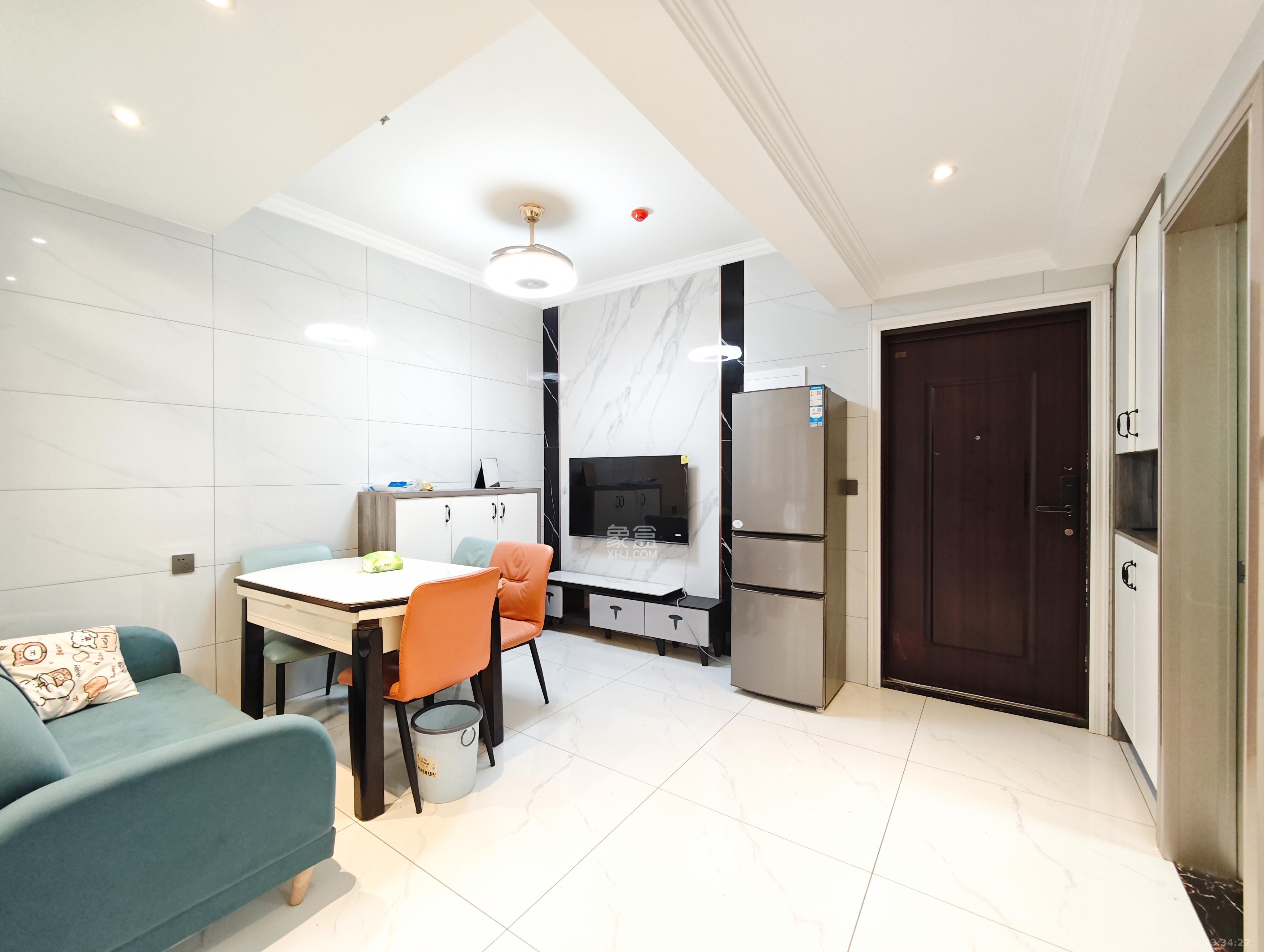 长房明宸府  1室0厅0卫    45.0万客厅