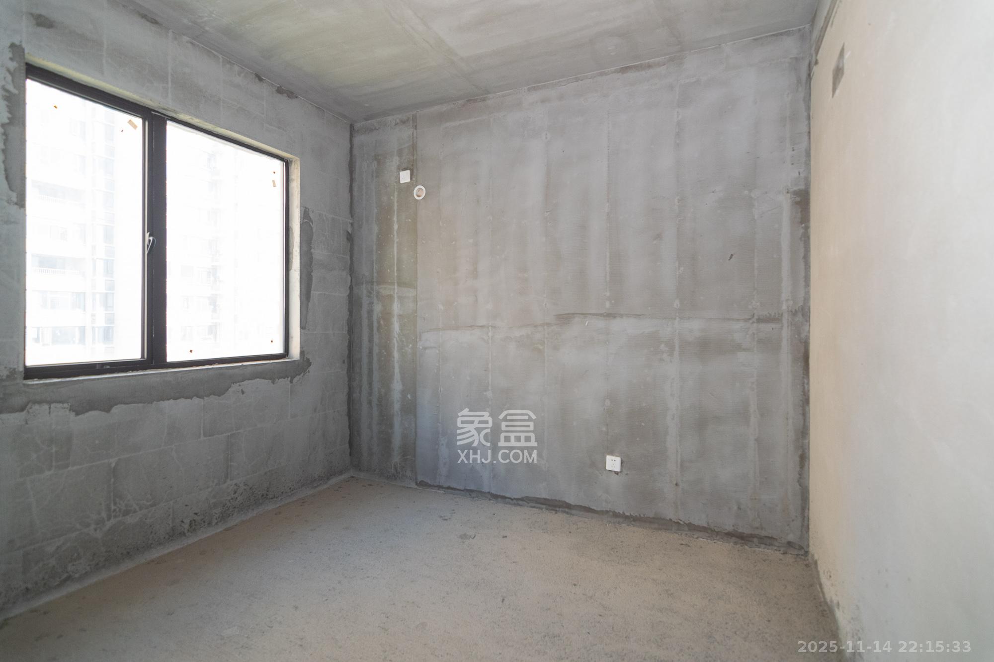 长房星珑湾  4室2厅2卫    65.0万卧室