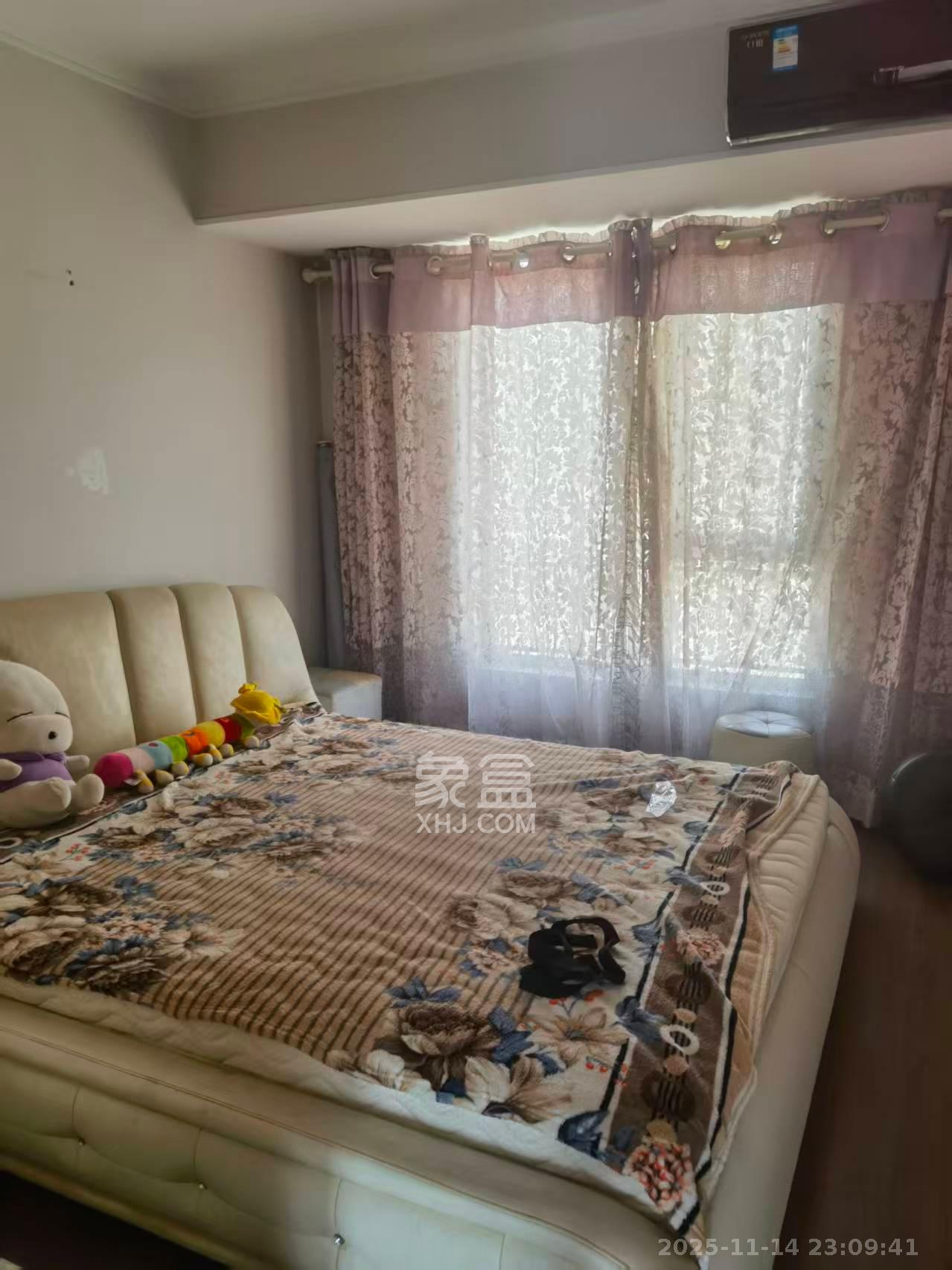 万科金域华府一期  3室2厅2卫    3300.0元/月室内图