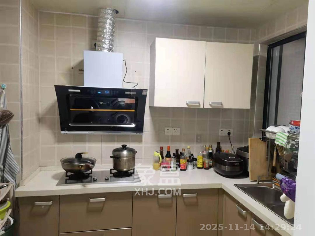 钰龙天下一期  3室2厅1卫    2000.0元/月室内图