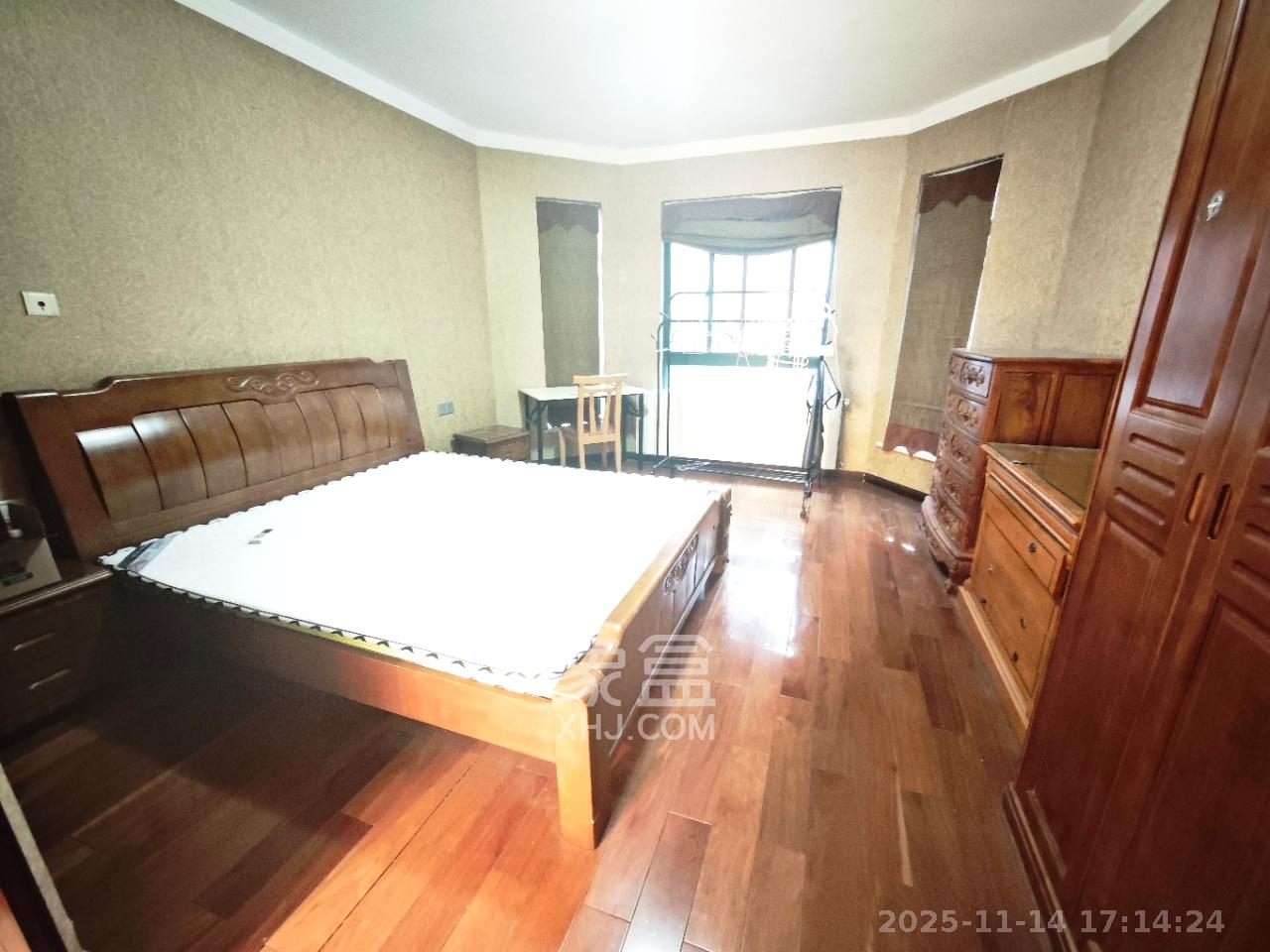 共和世家  4室2厅2卫    4000.0元/月室内图