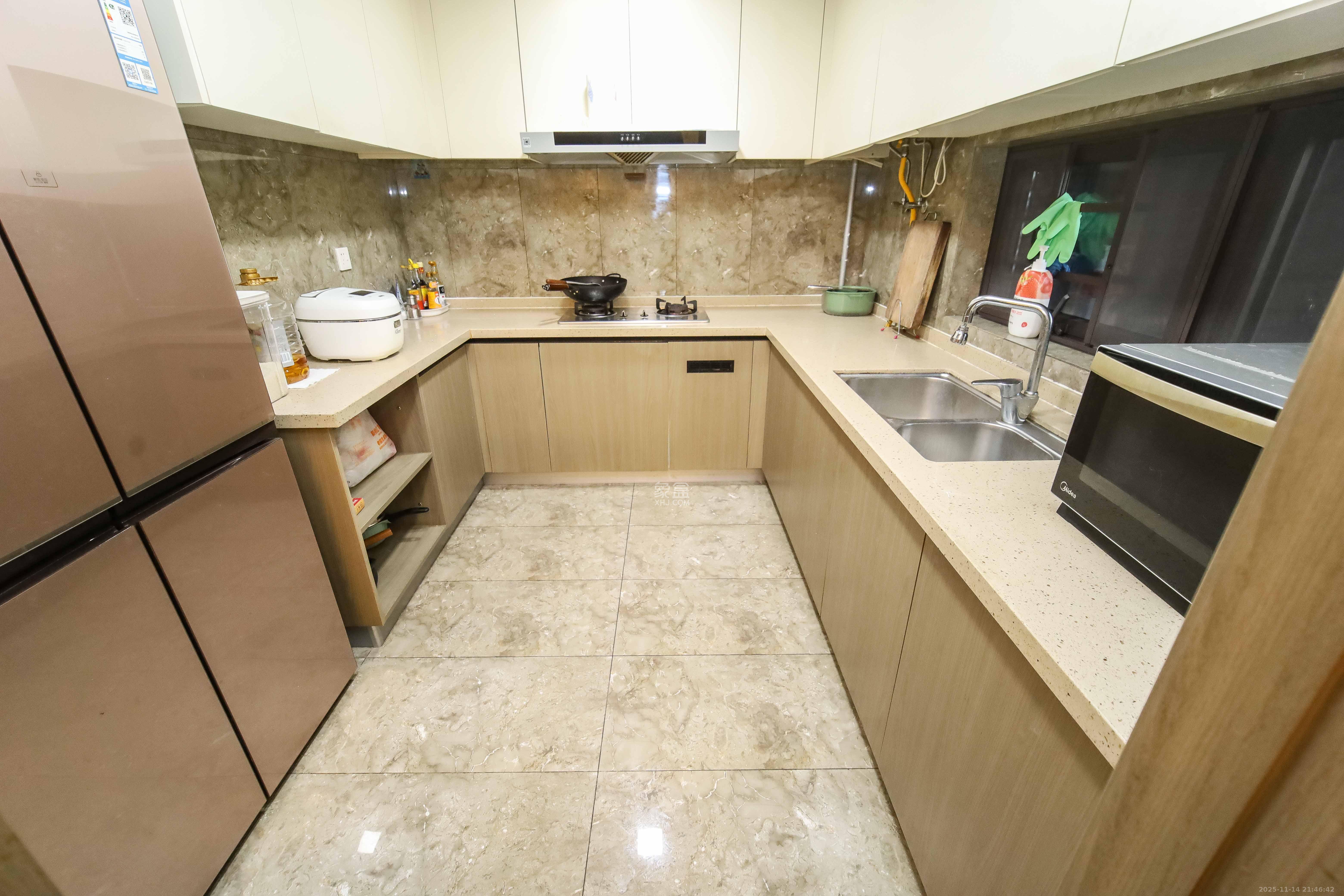 万科金域蓝湾  4室2厅2卫    185.0万厨房