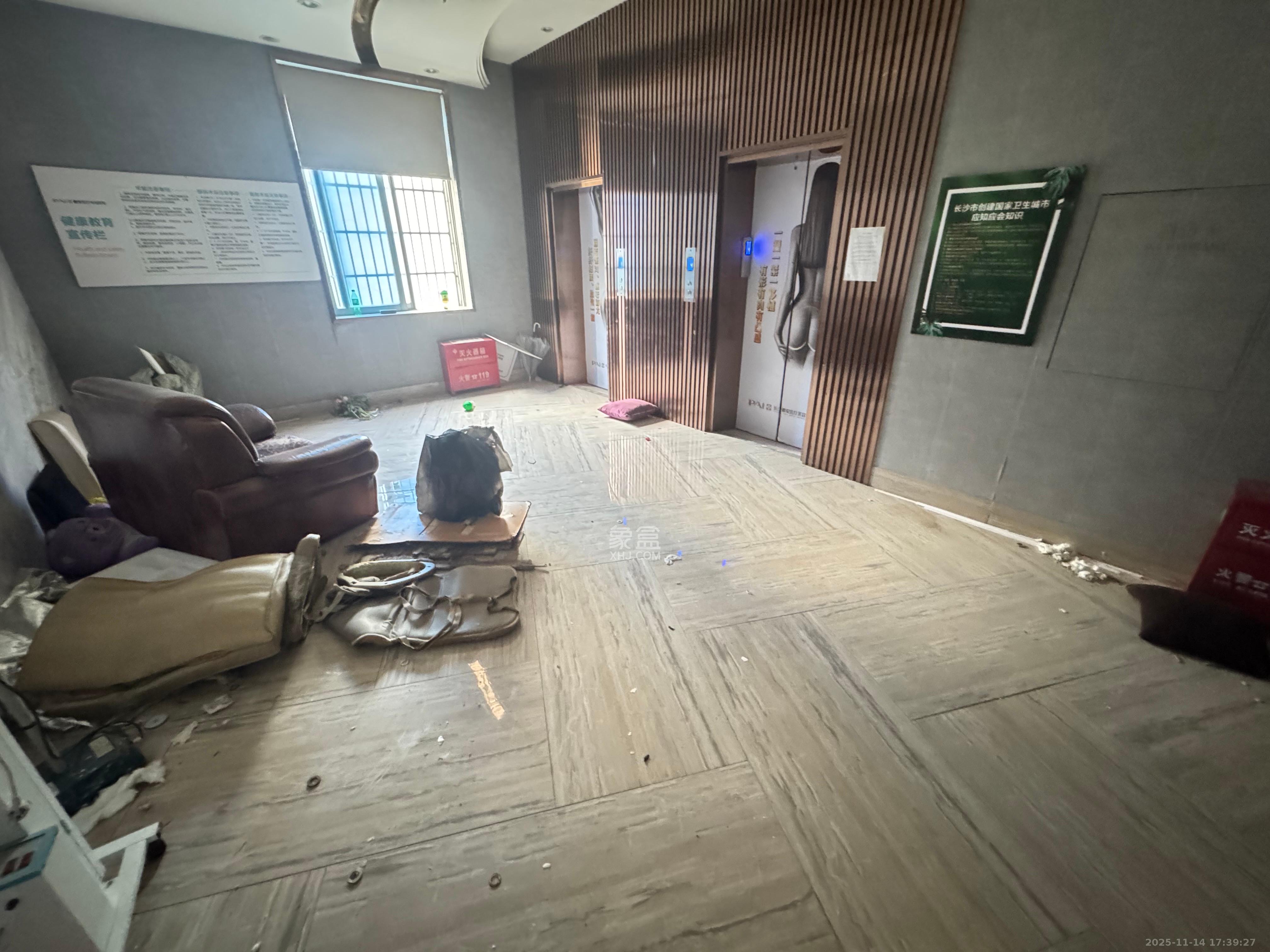 湘农大厦   1059.37㎡      92000.0元/月室内图