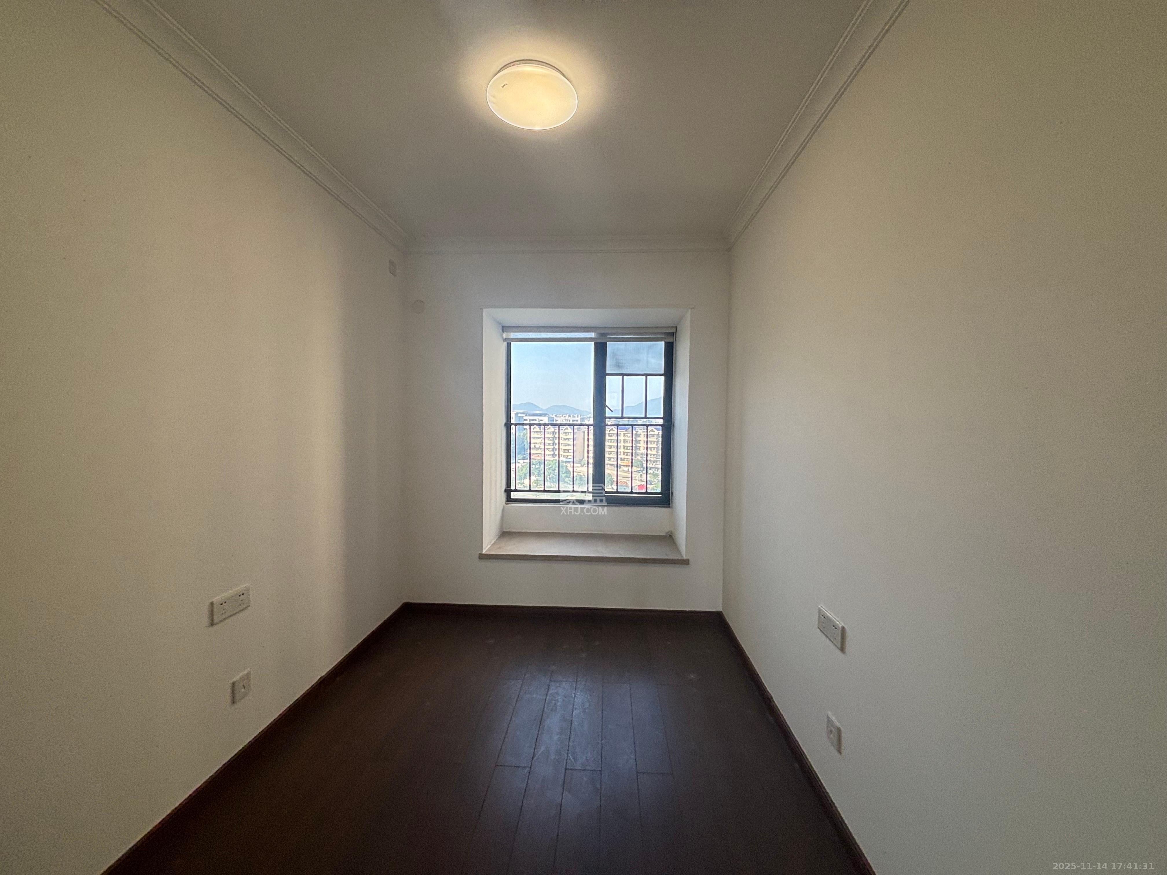 万科金域缇香  4室2厅2卫    4000.0元/月室内图