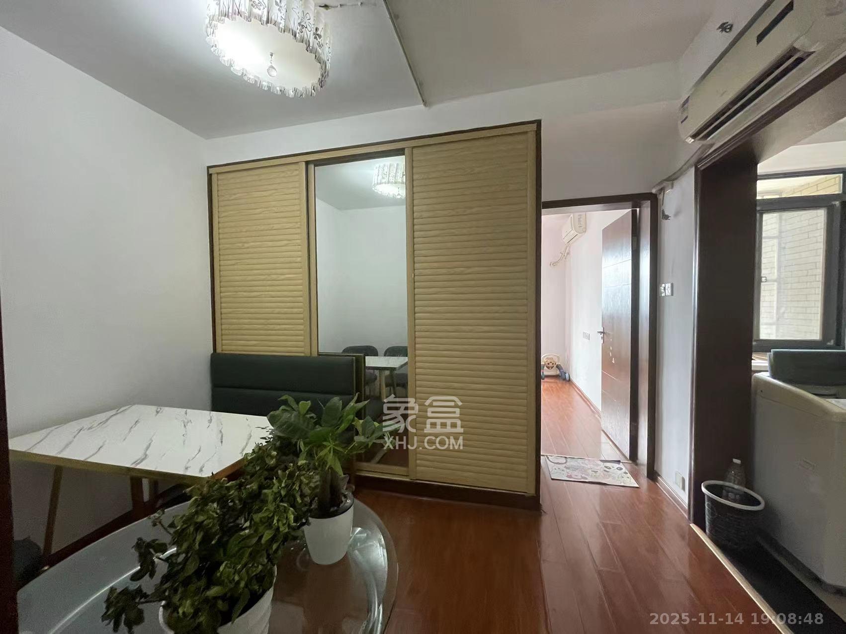 少帅府  1室1厅1卫    2300.0元/月室内图