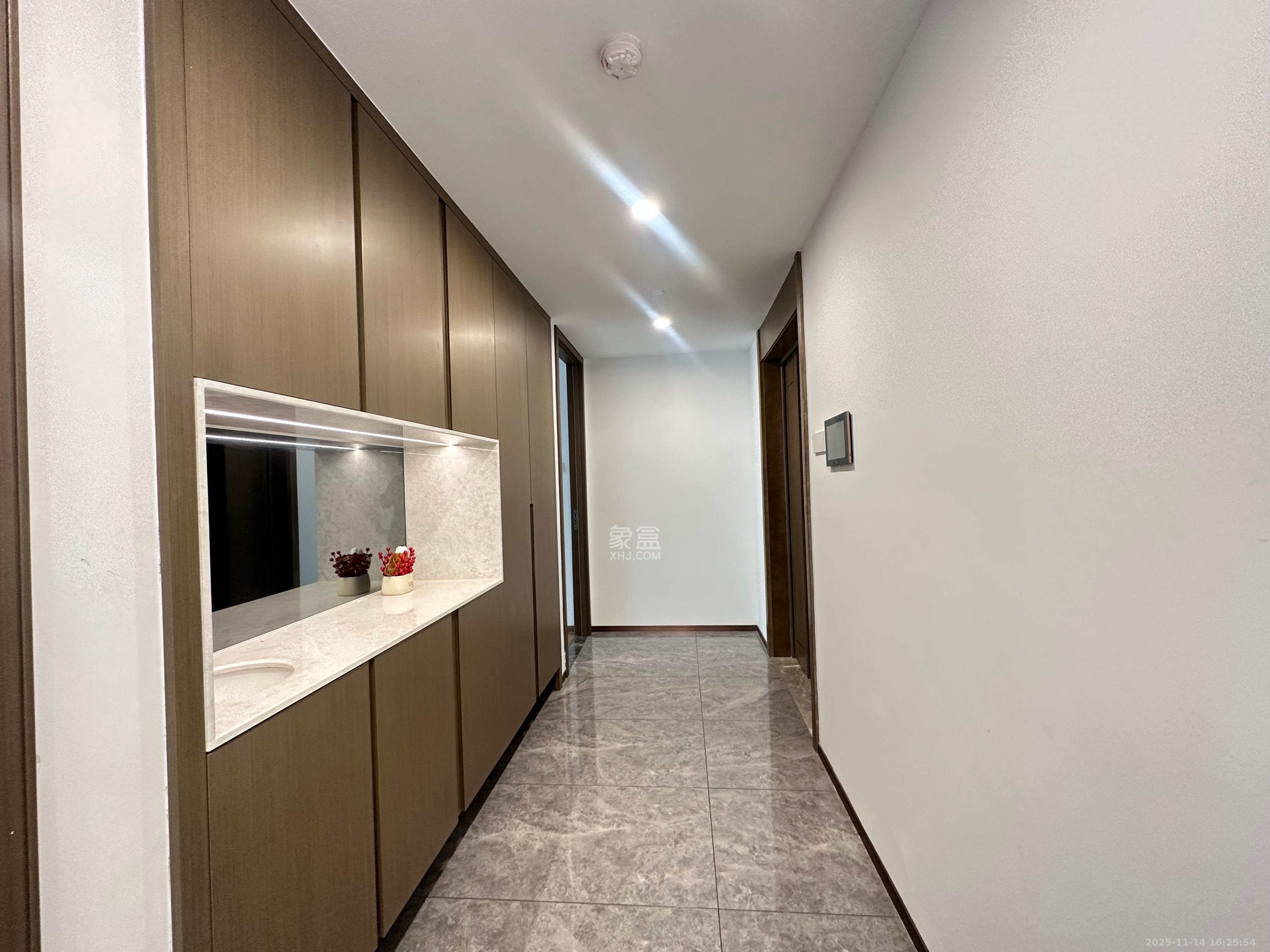 滨江府1913  4室2厅2卫    9000.0元/月室内图