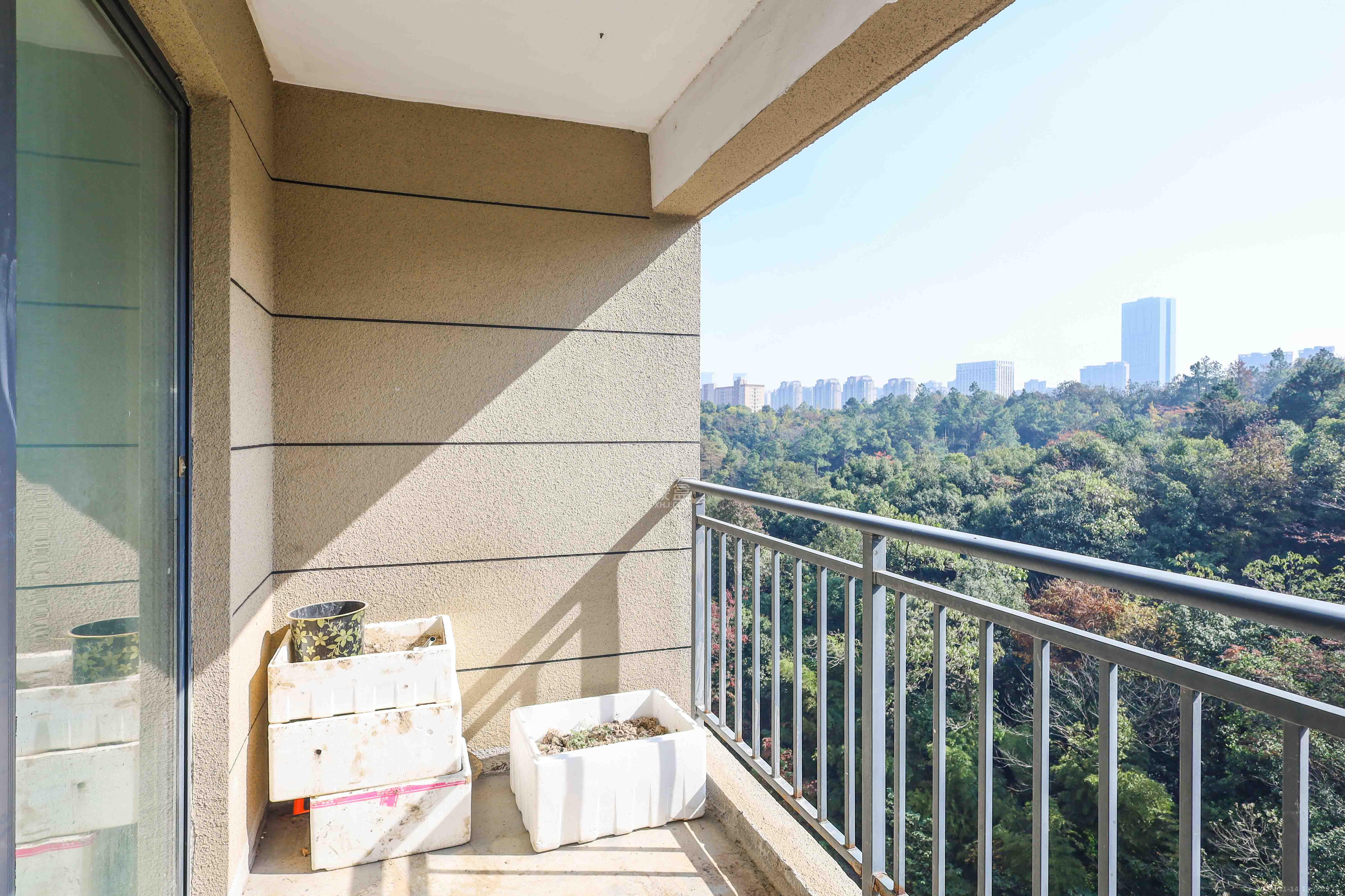 骑龙大街(骑龙苑) 3室2厅2卫 78.0万 骑龙大街(骑龙苑) 3室2厅2卫 78.0万阳台