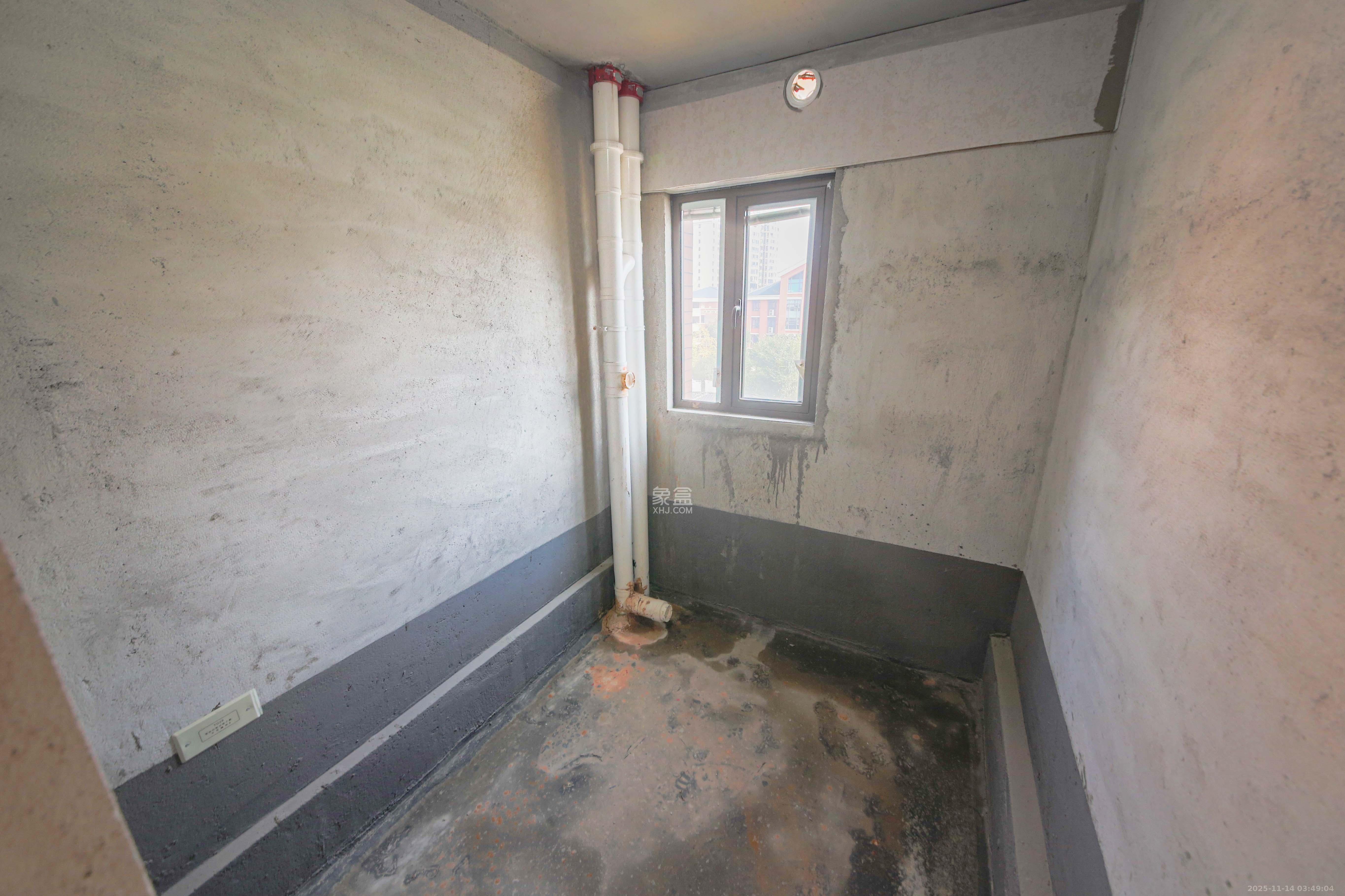 香缇雅苑（鑫远翡丽郡二期）  4室2厅2卫    176.0万卫生间