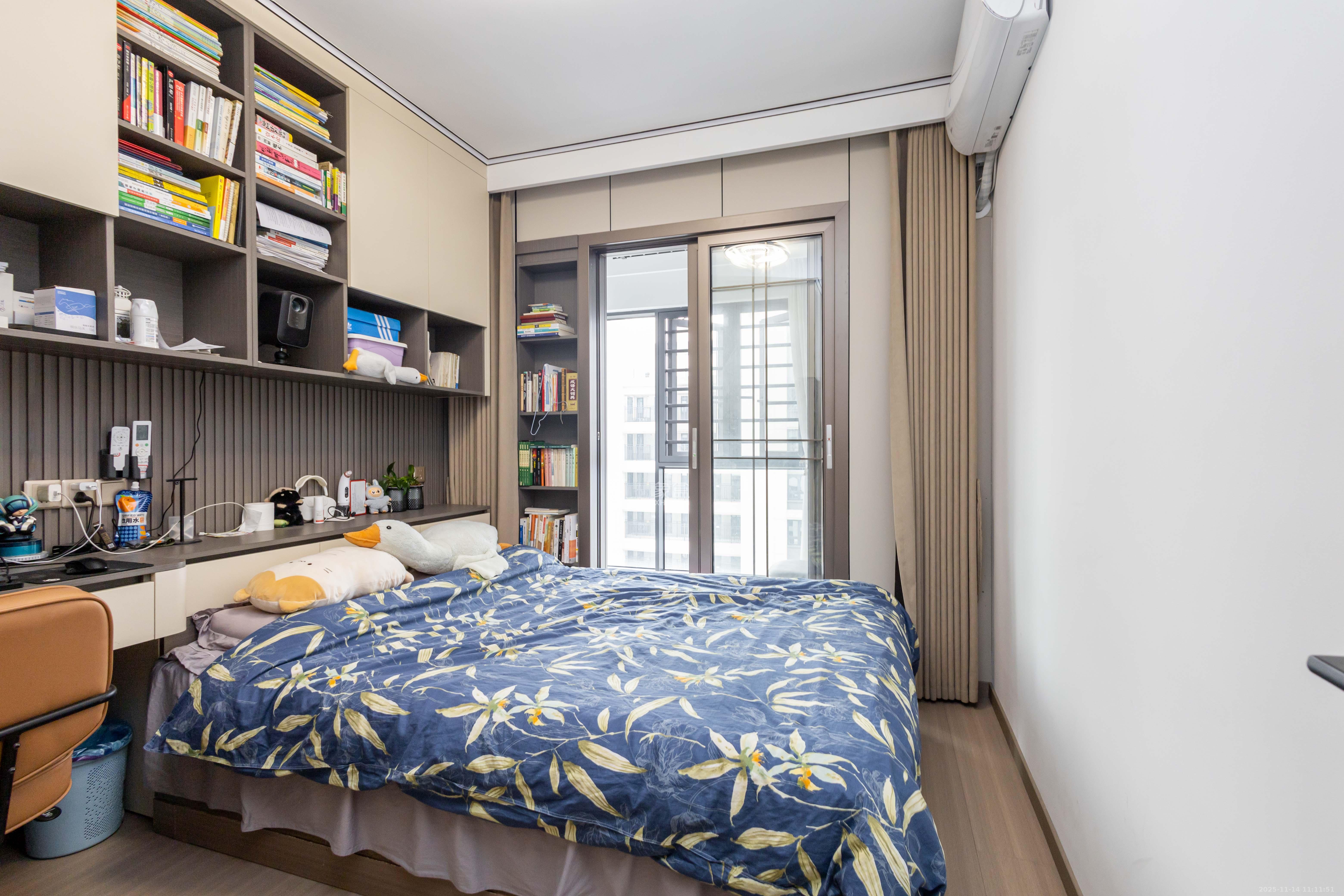 新力菩悦星都汇  4室2厅2卫    148.0万卧室