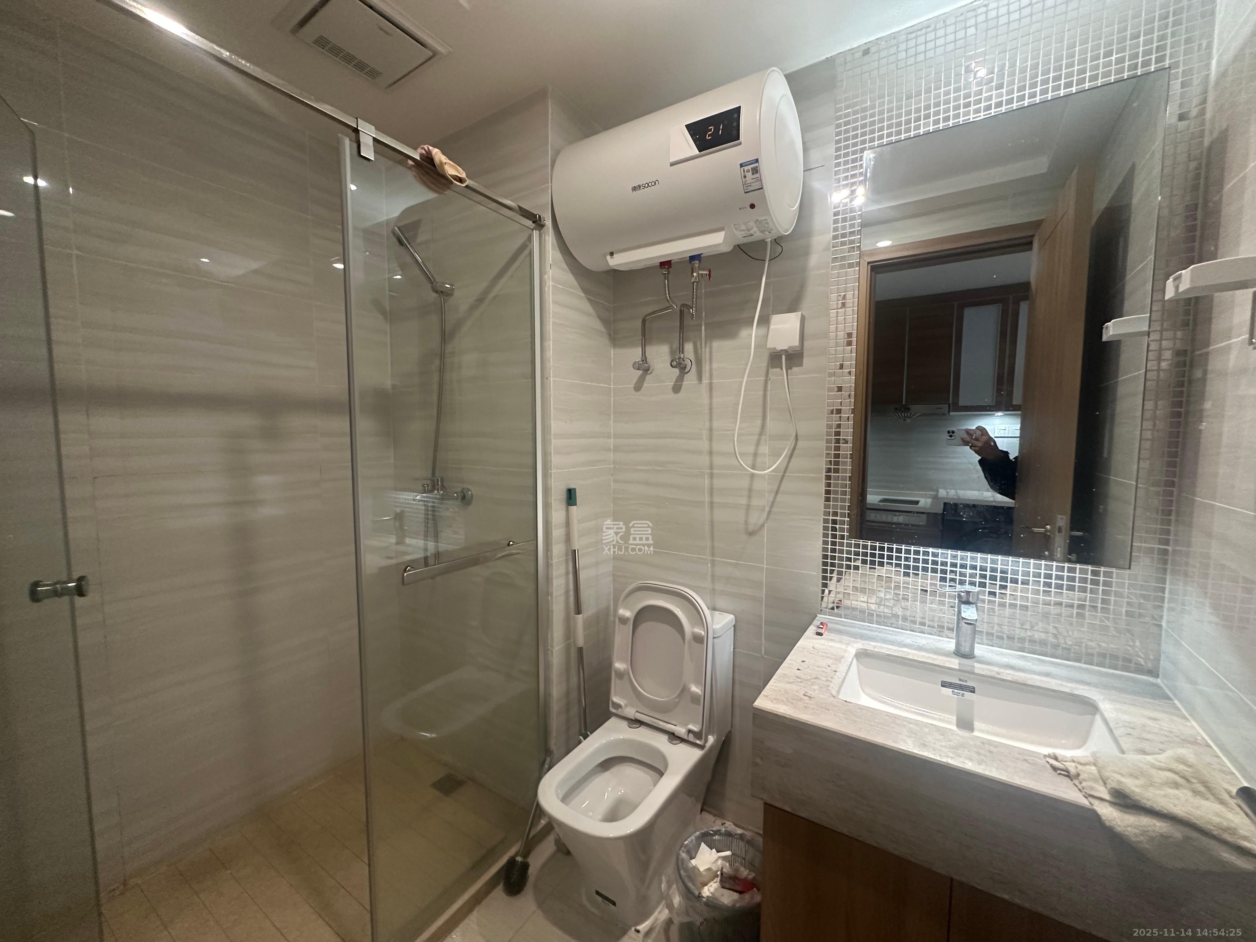 恒大金融广场 1室1厅1卫 1700.0元/月 恒大金融广场 1室1厅1卫 1700.0元/月室内图